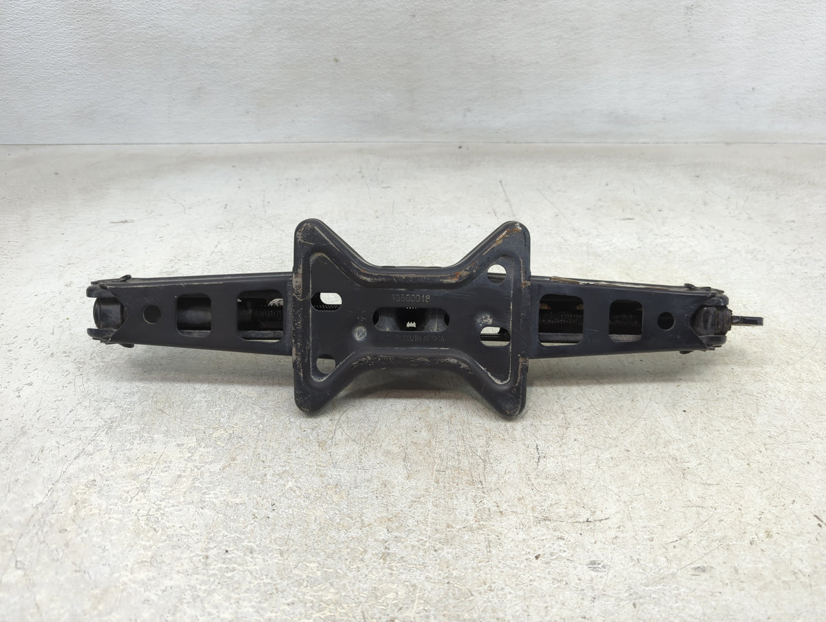 2011 Chevrolet Equinox Spare Scissor Car Jack 1390139 - Oemusedautoparts1.com