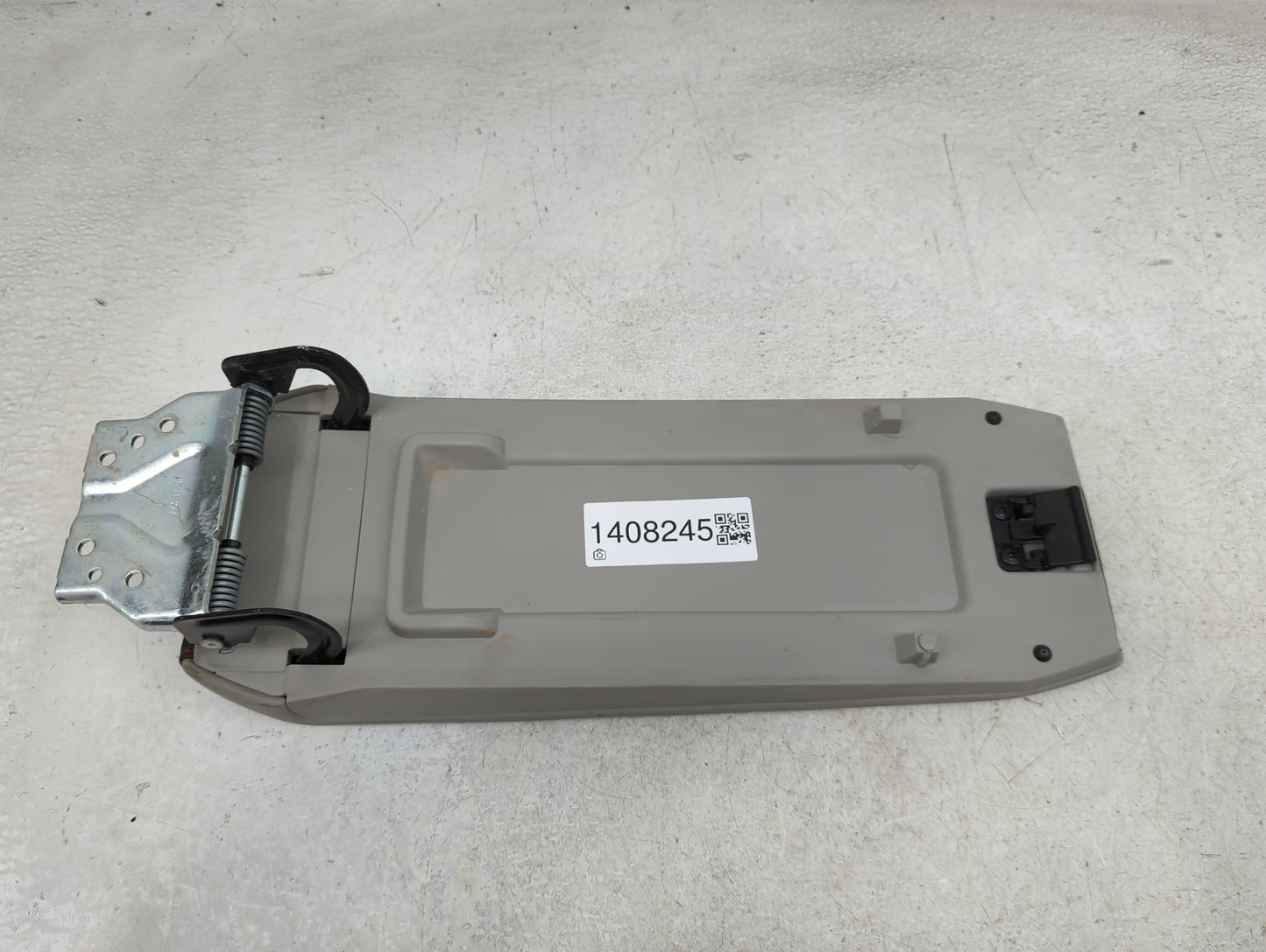 2011 Chevrolet Equinox Center Console Armrest Cover Lid Fits OEM Used Auto Parts - Oemusedautoparts1.com