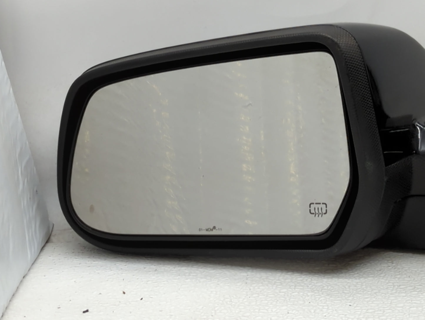 2010-2011 Chevrolet Equinox Driver Side View Mirror - Left Door Mirror OEM Used - Oemusedautoparts1.com
