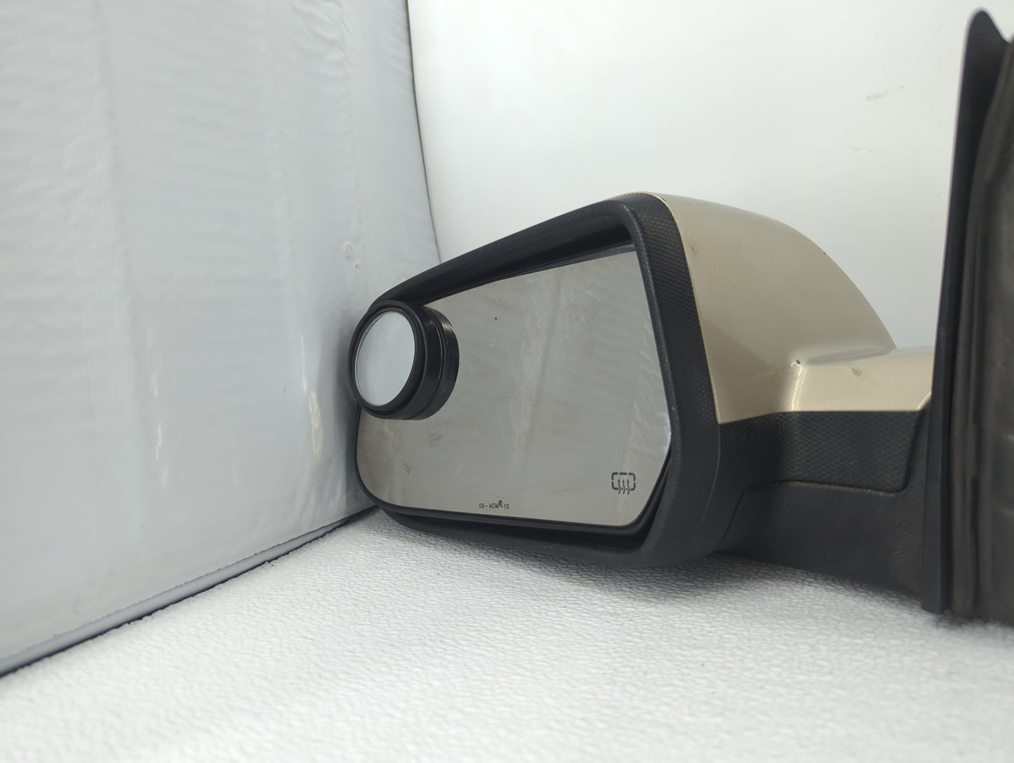 2010-2011 Chevrolet Equinox Driver Side View Mirror - Left Door Mirror OEM Used - Oemusedautoparts1.com