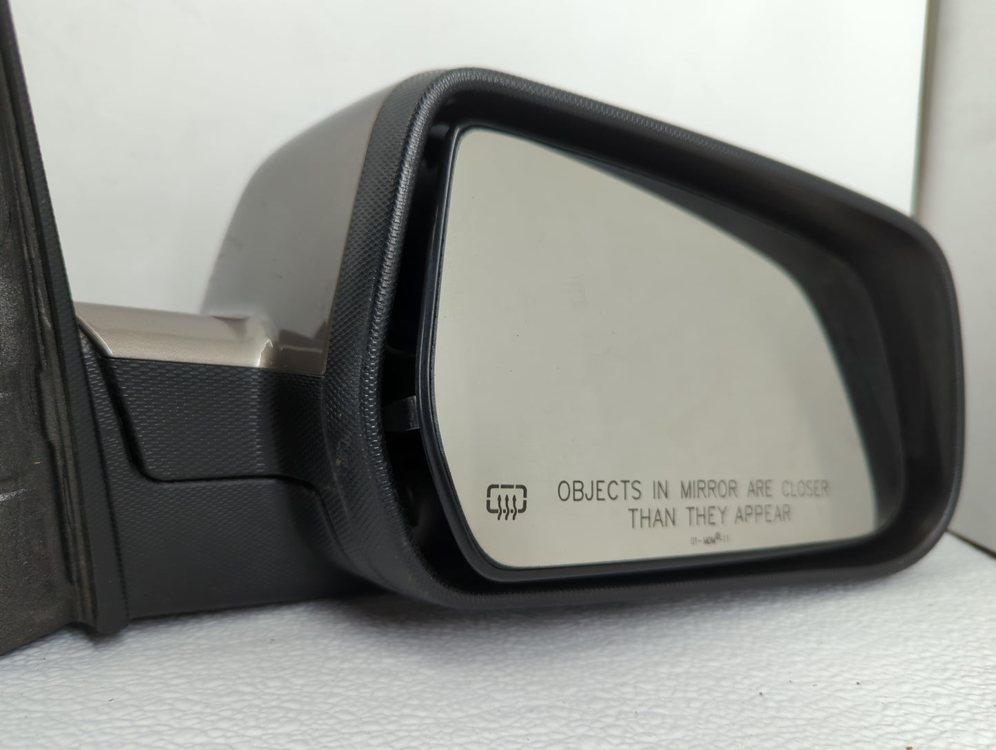 2010-2011 Chevrolet Equinox Passenger Side View Mirror - Right Door Mirror OEM Used - Oemusedautoparts1.com
