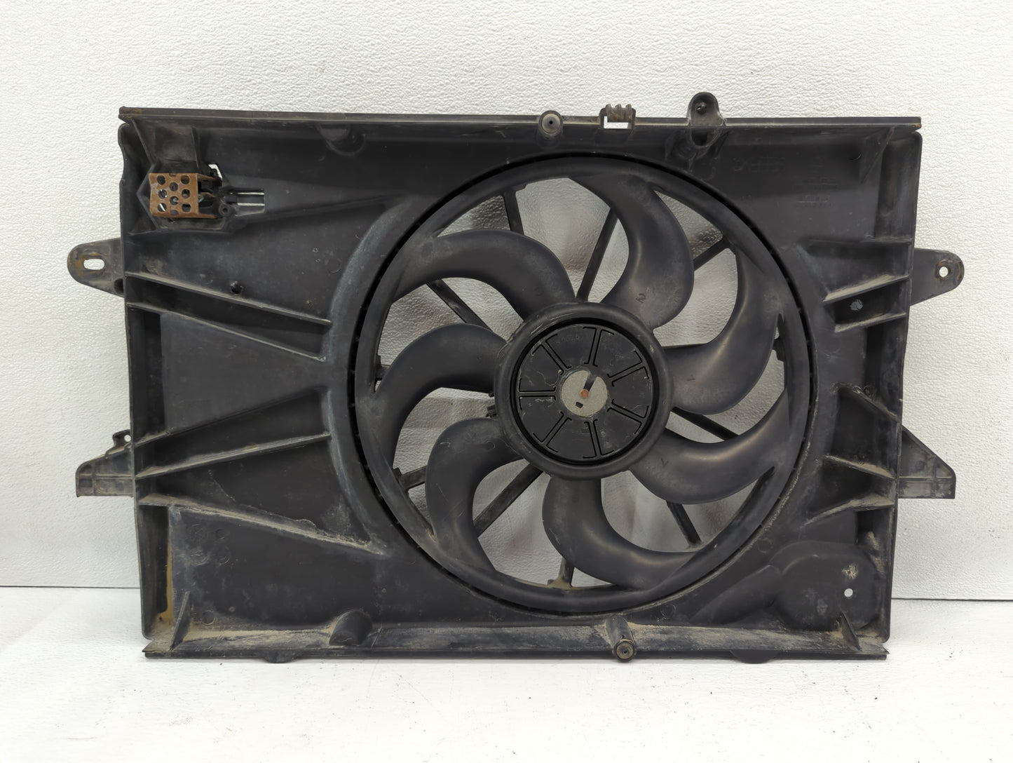 2010-2017 Chevrolet Equinox Left Radiator Fan Motor Assembly - Oemusedautoparts1.com