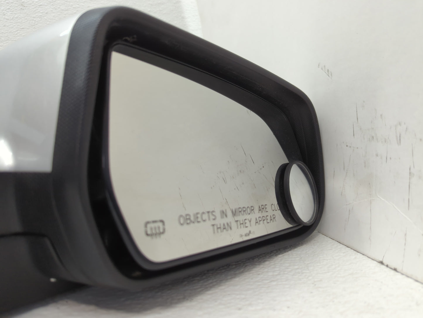 2011-2014 Chevrolet Equinox Passenger Side View Mirror - Right Door Mirror OEM Used - Oemusedautoparts1.com