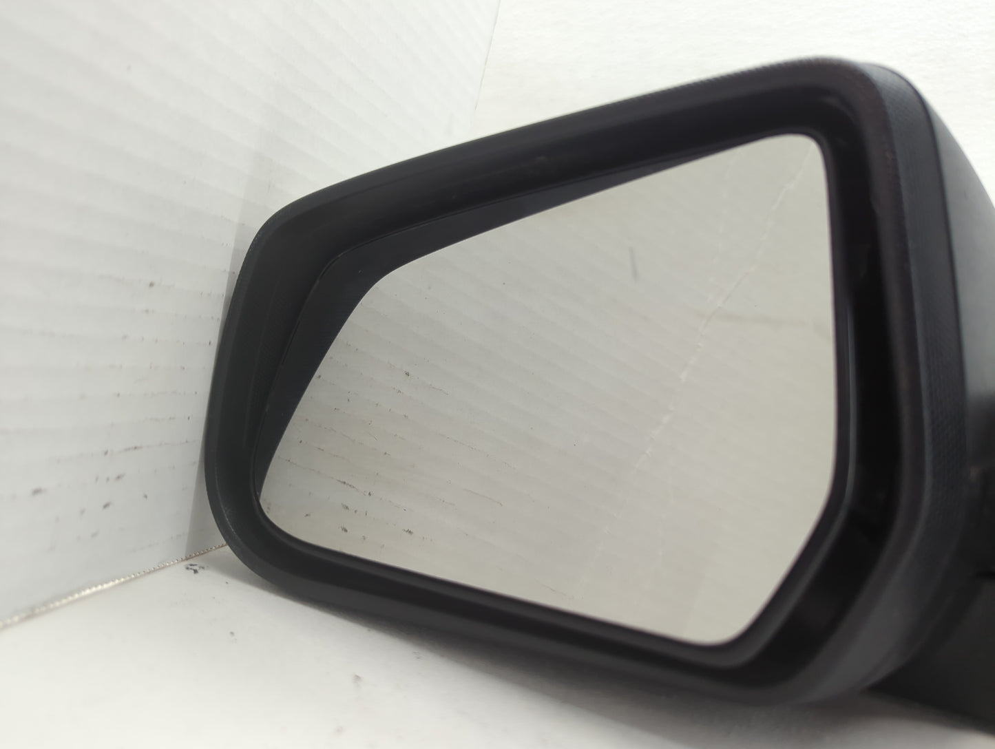 2010-2011 Chevrolet Equinox Driver Left Side View Manual Door Mirror - Oemusedautoparts1.com
