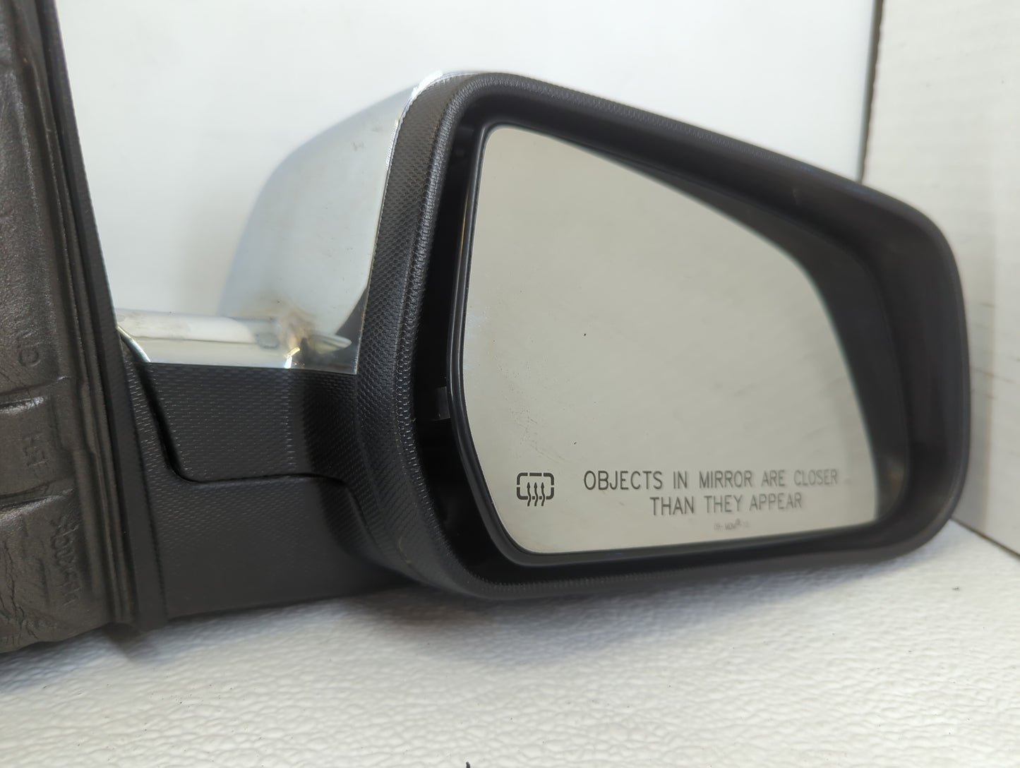 2010-2011 Chevrolet Equinox Passenger Side View Mirror - Right Door Mirror OEM Used - Oemusedautoparts1.com