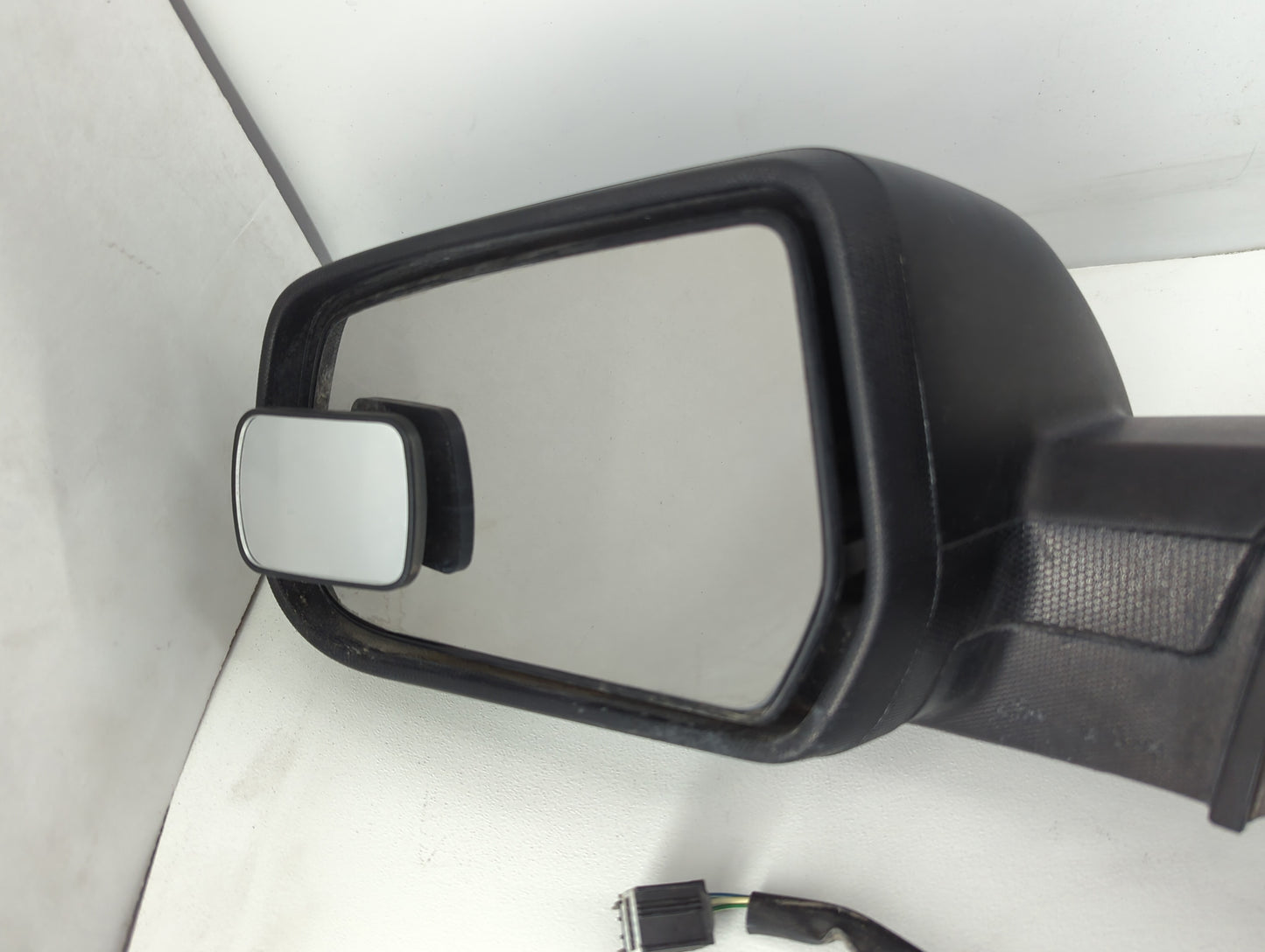 2010-2011 Chevrolet Equinox Driver Side View Mirror - Left Door Mirror OEM Used - Oemusedautoparts1.com