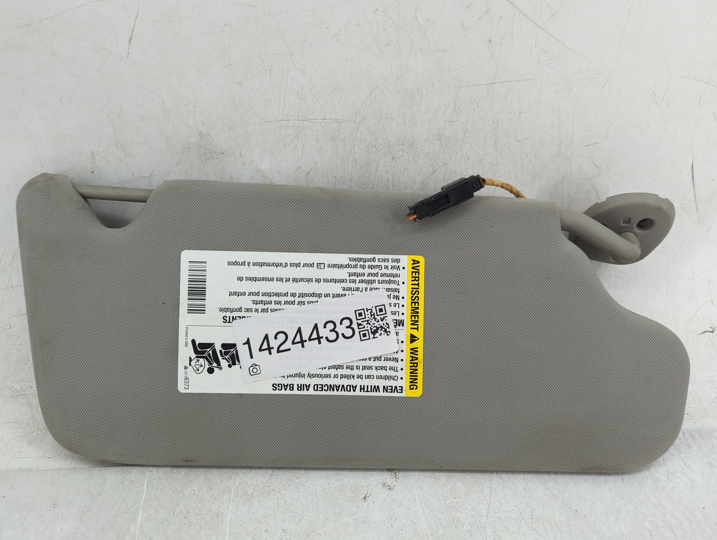 2006-2016 Chevrolet Impala Sun Visor Shade Replacement Driver Left Mirror Fits OEM Used Auto Parts - Oemusedautoparts1.com