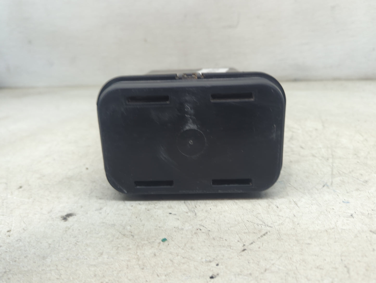2011 Chevrolet Impala Fuel Vapor Charcoal Canister 1479464 - Oemusedautoparts1.com