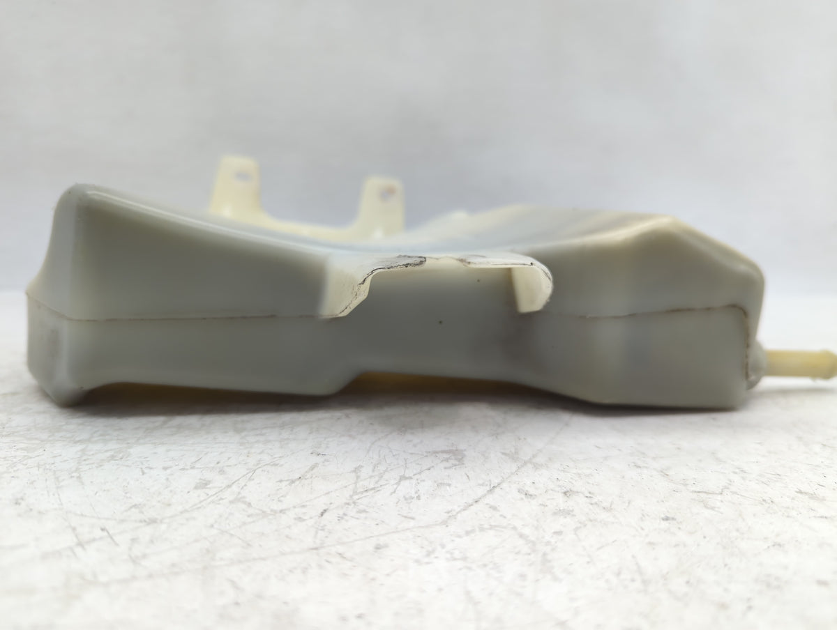 2011 Chevrolet Impala Radiator Coolant Overflow Expansion Tank Bottle 863316 - Oemusedautoparts1.com