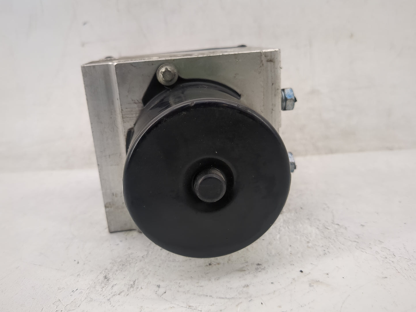 2011 Chevrolet Malibu ABS Pump Control Module Replacement P/N:224259-106 20908731, 20908729 Fits OEM Used Auto Parts - Oemus