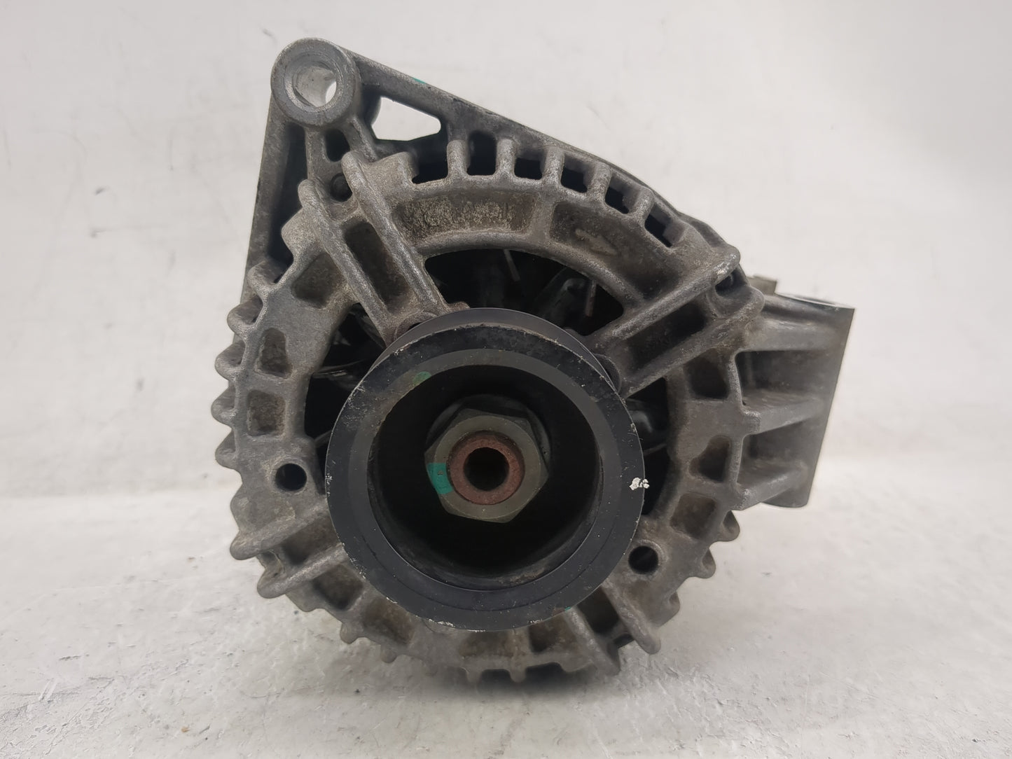 2008-2012 Chevrolet Malibu Alternator Replacement Generator Charging Assembly Engine OEM P/N:0 124 415 033 Fits OEM Used Aut