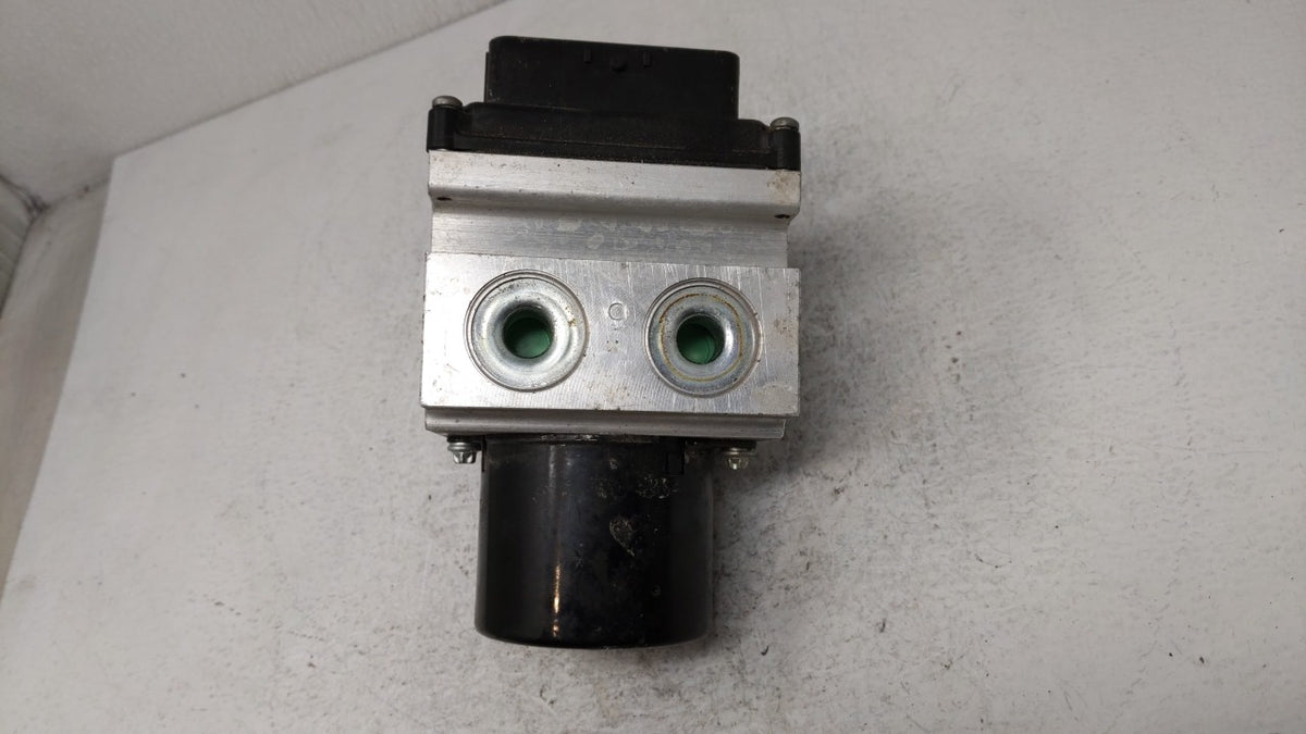 2011 Chevrolet Malibu ABS Pump Control Module Replacement P/N:20908731 Fits OEM Used Auto Parts - Oemusedautoparts1.com