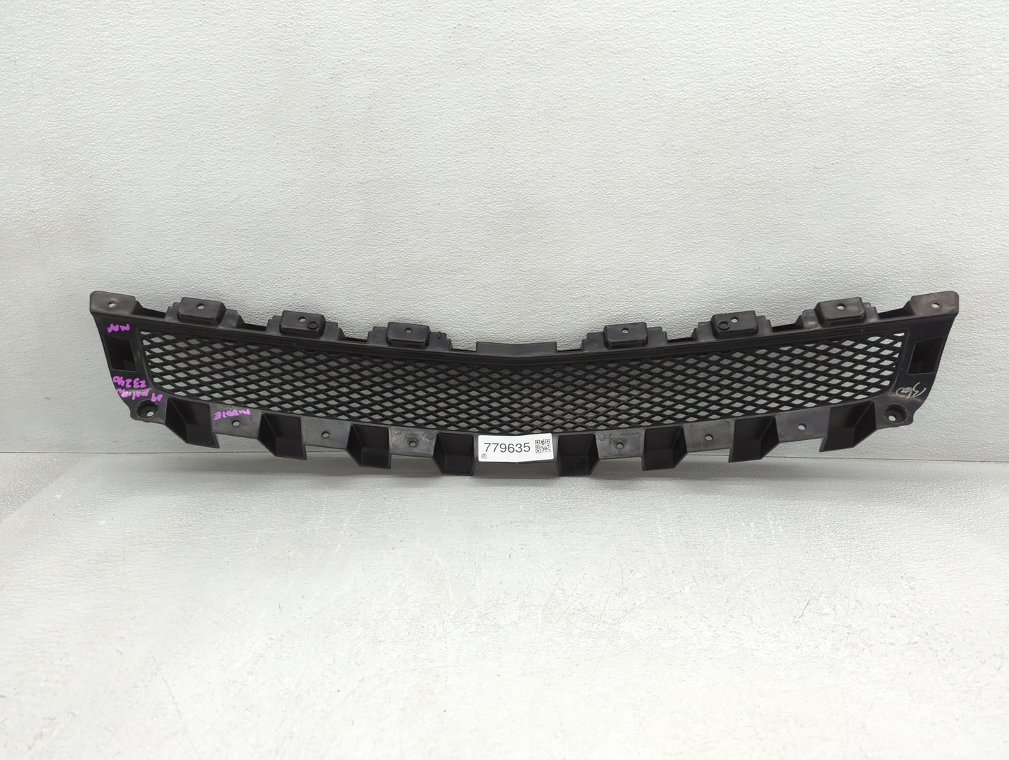 2008-2012 Chevrolet Malibu Front Grille Bumper Not Included - Oemusedautoparts1.com