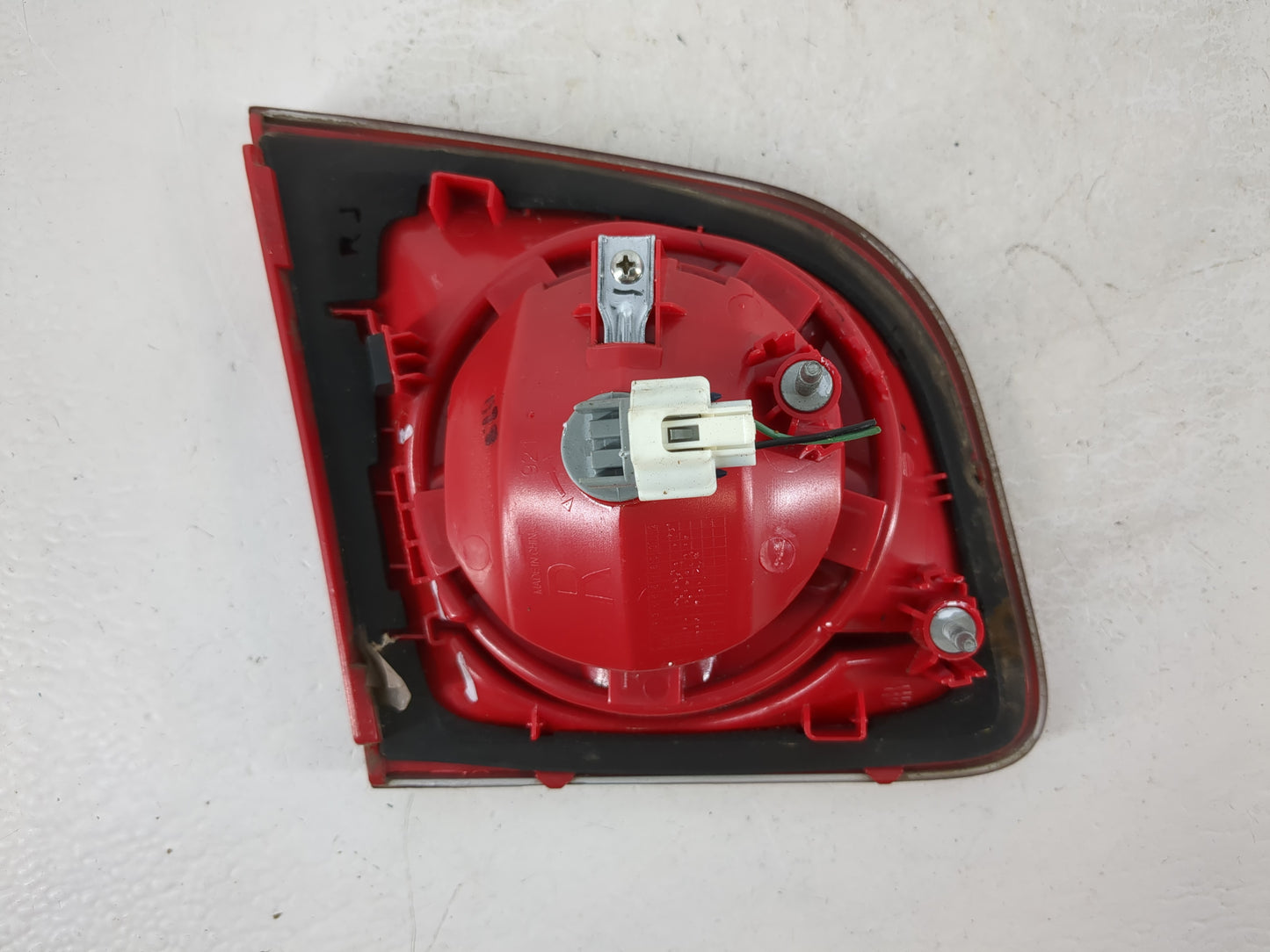 2008-2012 Chevrolet Malibu Driver Left Side Deck Lid Mounted Tail Light 993278 - Oemusedautoparts1.com