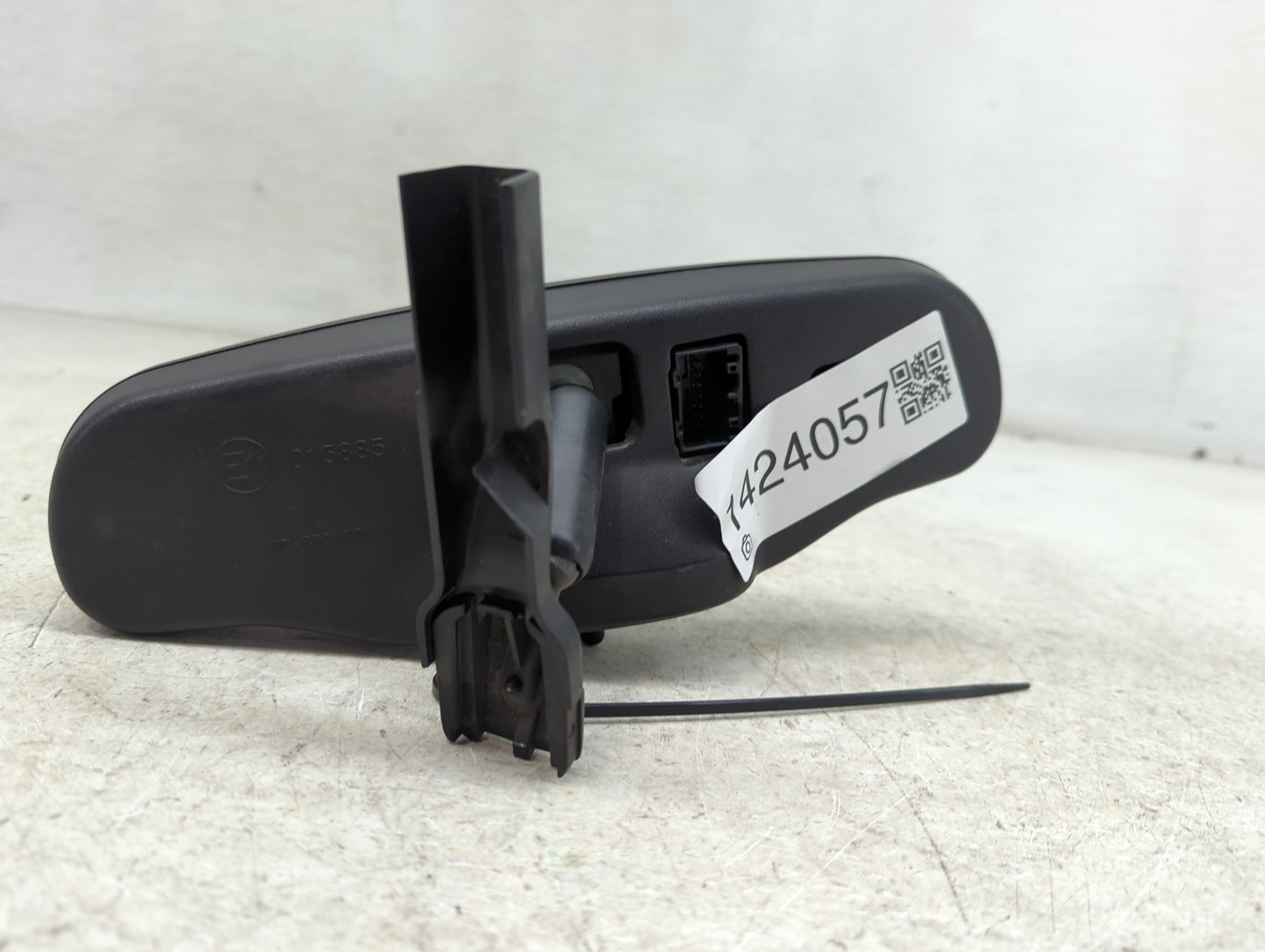 2017 Chevrolet Traverse Interior Rear View Mirror Replacement OEM P/N:MD-8834596596 015885 Fits OEM Used Auto Parts - Oemuse