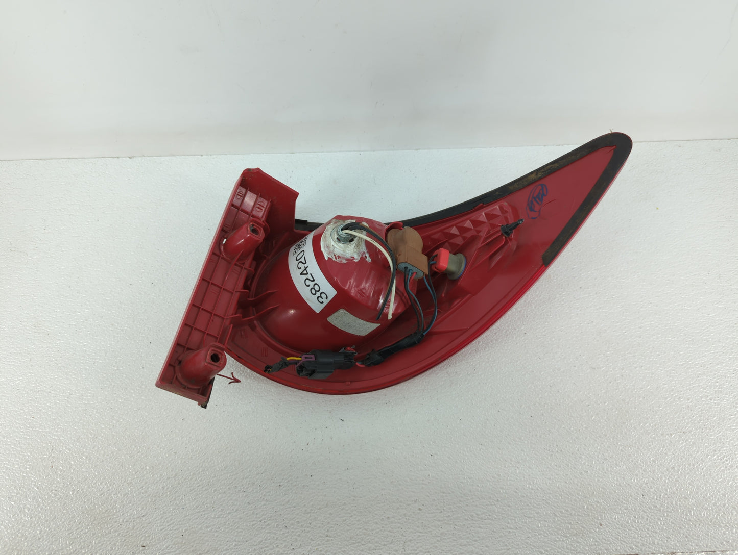 2009-2012 Chevrolet Traverse Tail Light Assembly Driver Left OEM P/N:10T249709 10T172155 Fits Fits 2009 2010 2011 2012 OEM U