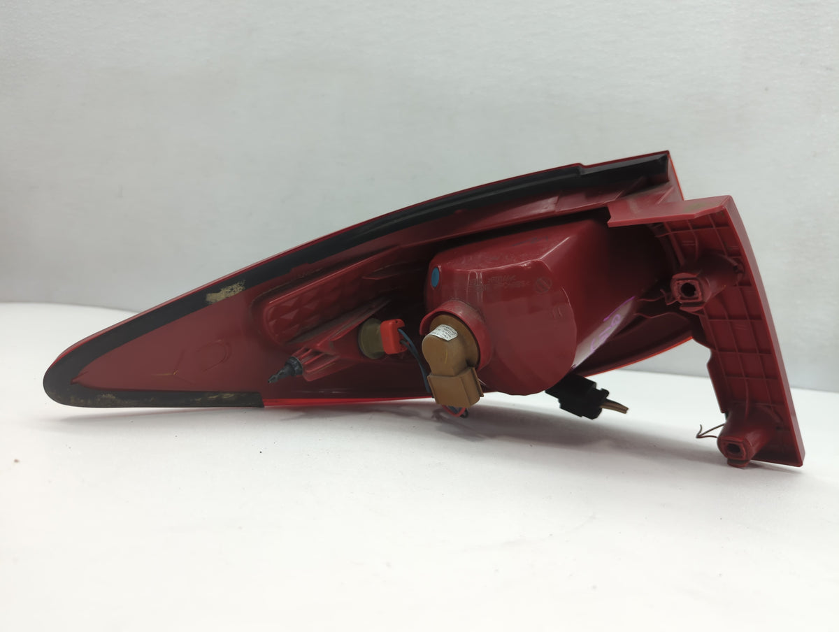 2009-2012 Chevrolet Traverse Tail Light Assembly Passenger Right OEM Fits Fits 2009 2010 2011 2012 OEM Used Auto Parts - Oem