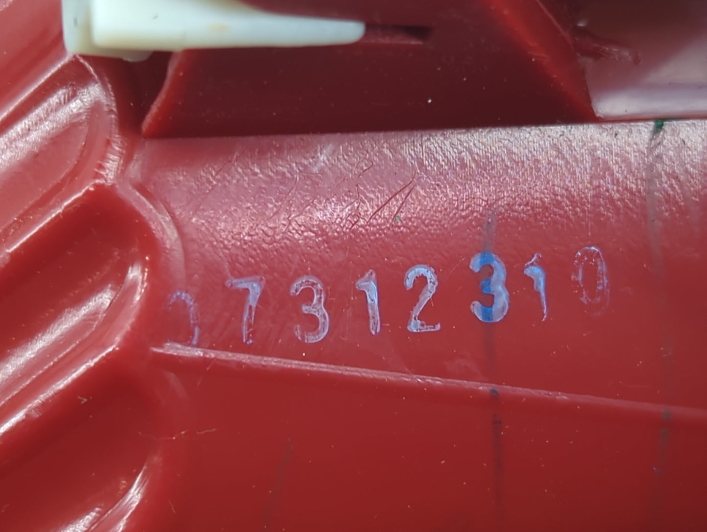 2011 Chevrolet Traverse Driver Left Side Deck Lid Mounted Tail Light - Oemusedautoparts1.com