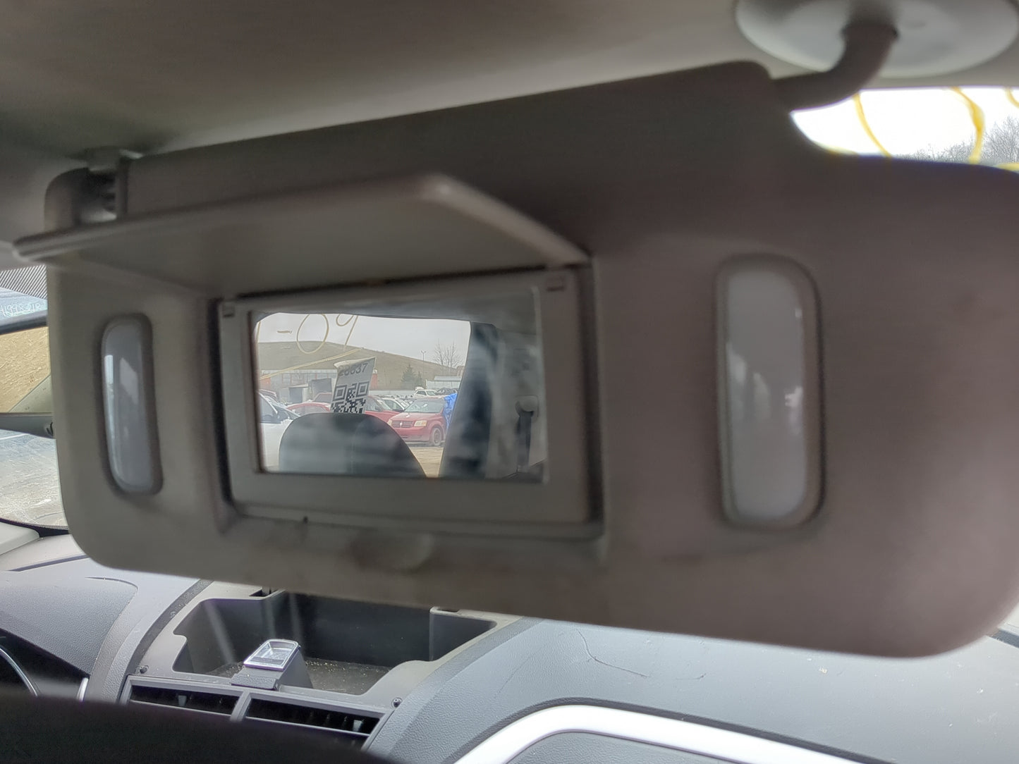 2011 Chevrolet Traverse Sun Visor Shade Replacement Passenger Right Mirror Fits OEM Used Auto Parts - Oemusedautoparts1.com