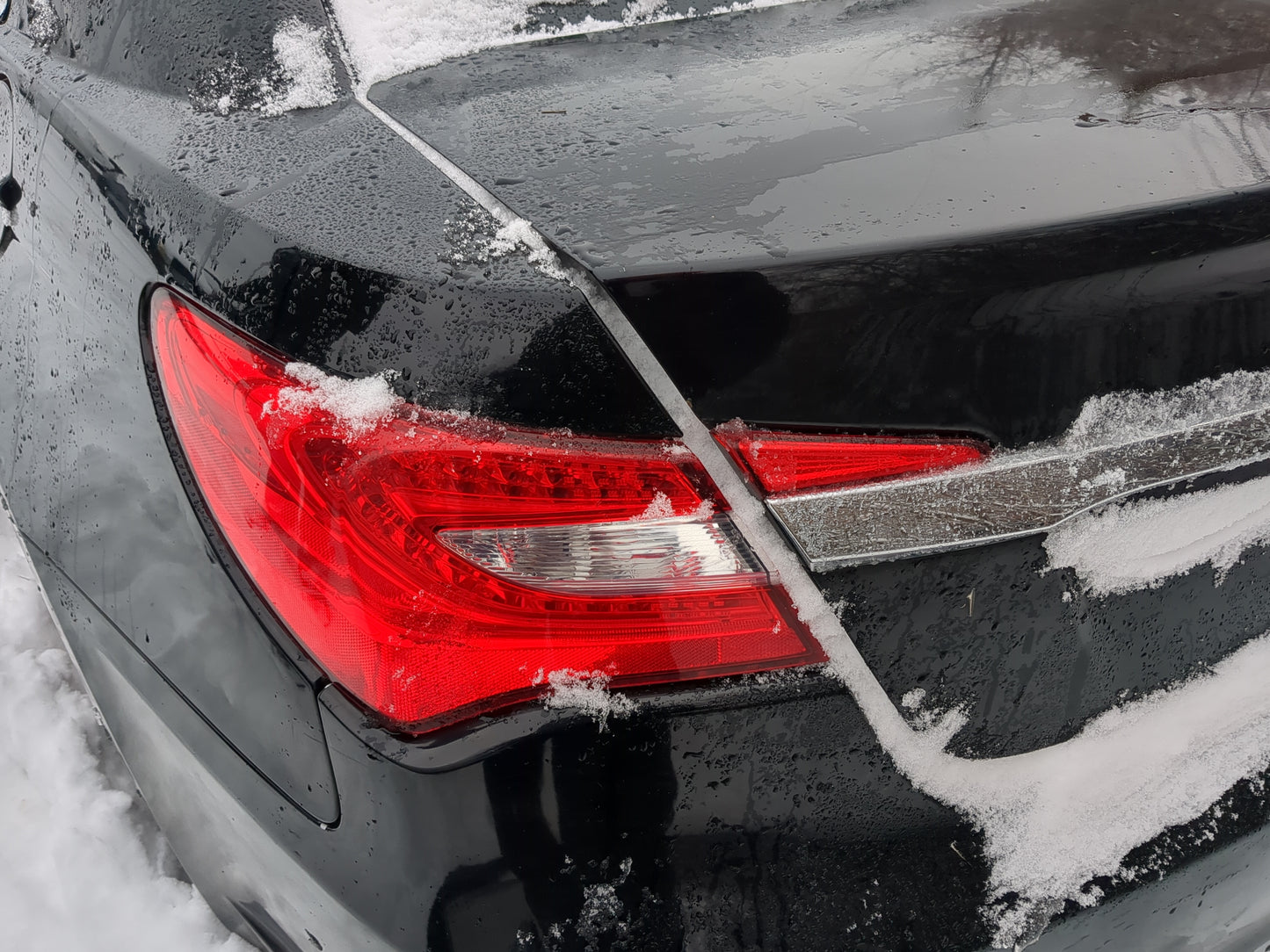 2011-2014 Chrysler 200 Tail Light Assembly Driver Left OEM Fits Fits 2011 2012 2013 2014 OEM Used Auto Parts - Oemusedautopa