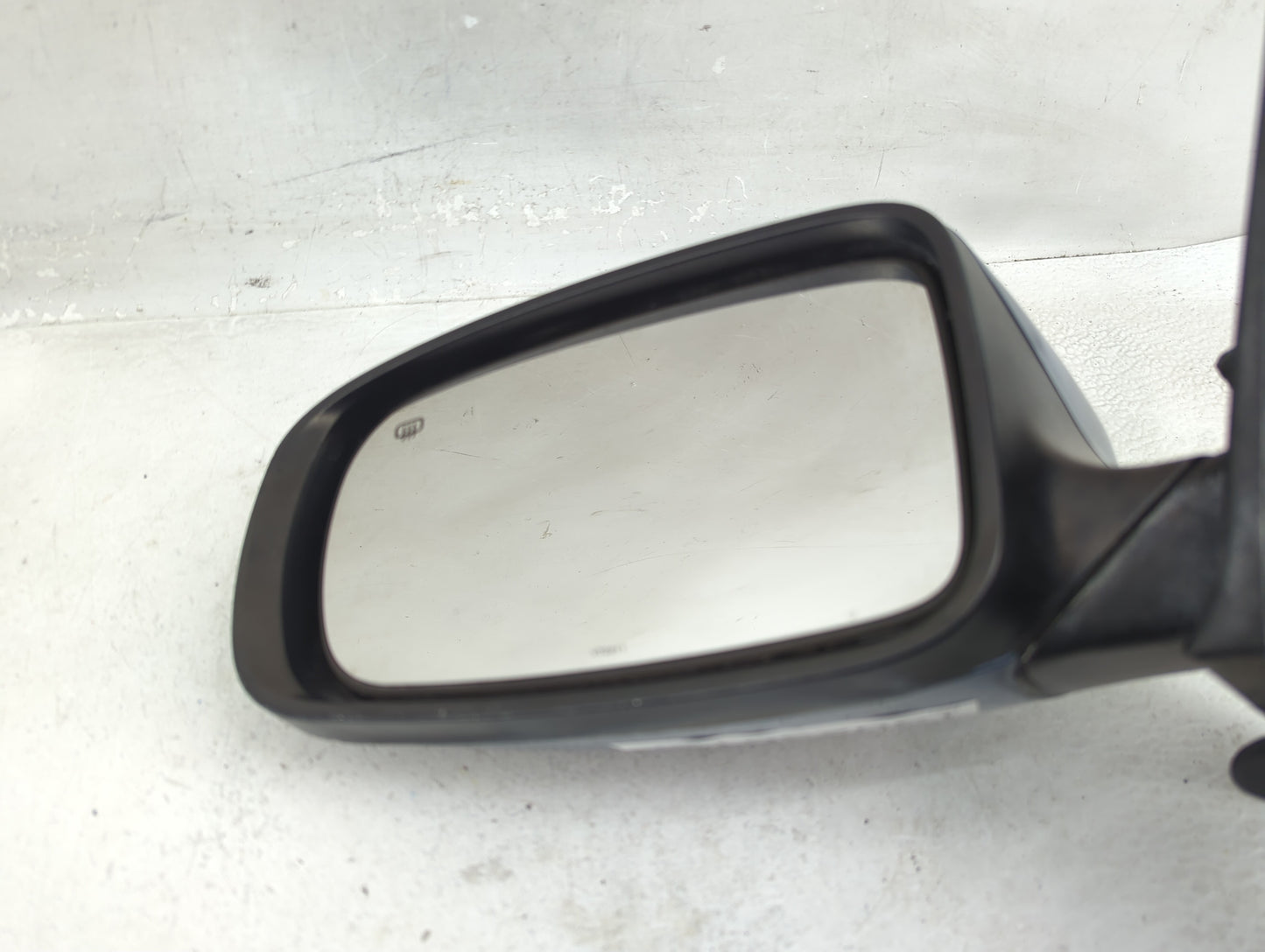 2011-2014 Chrysler 200 Driver Side View Mirror - Left Door Mirror OEM Used - Oemusedautoparts1.com