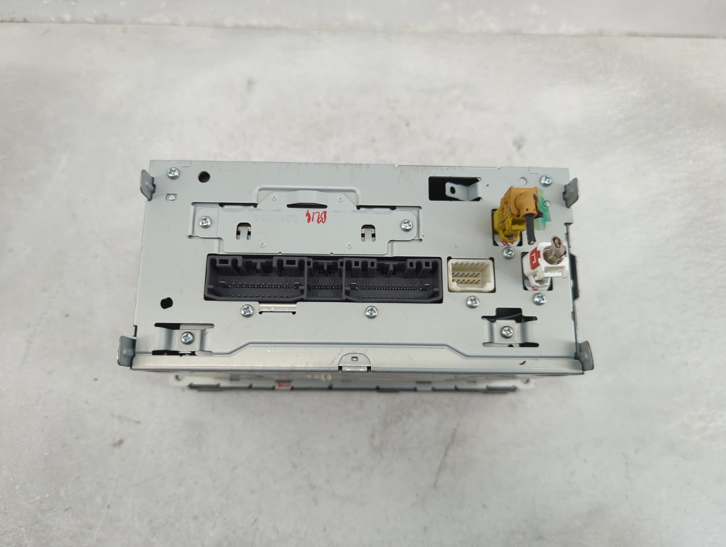 2011-2012 Chrysler 200 Radio AM FM Cd Player Receiver Replacement P/N:P05064836AG Fits Fits 2011 2012 OEM Used Auto Parts -