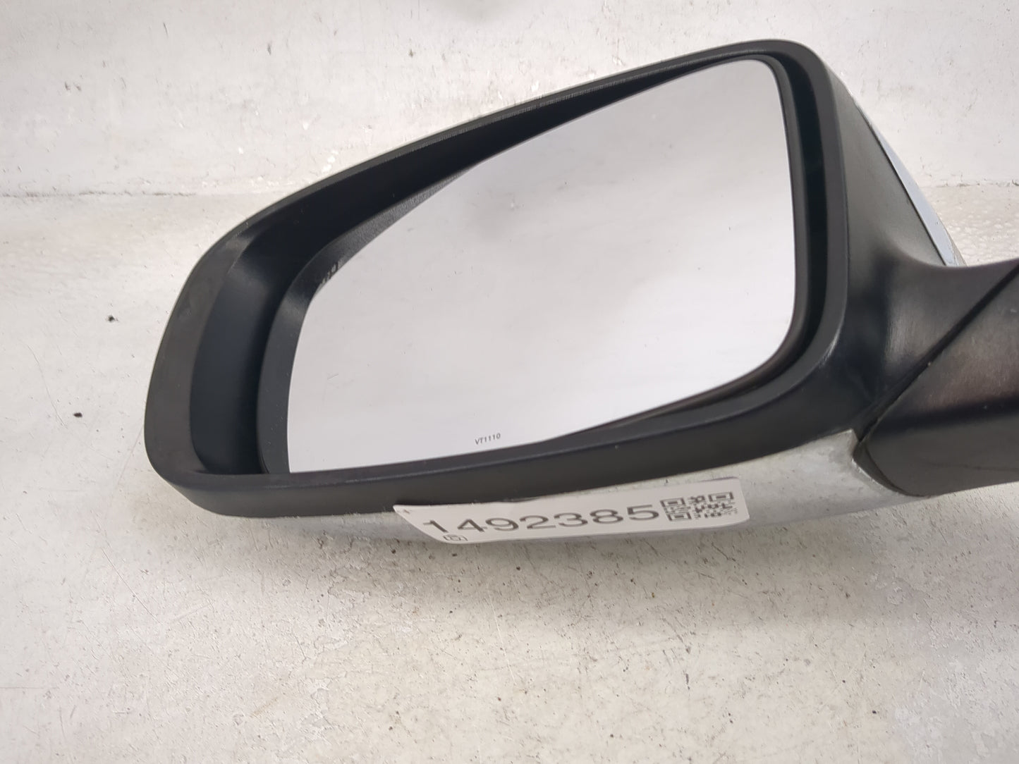 2011-2014 Chrysler 200 Driver Side View Mirror - Left Door Mirror OEM Used - Oemusedautoparts1.com