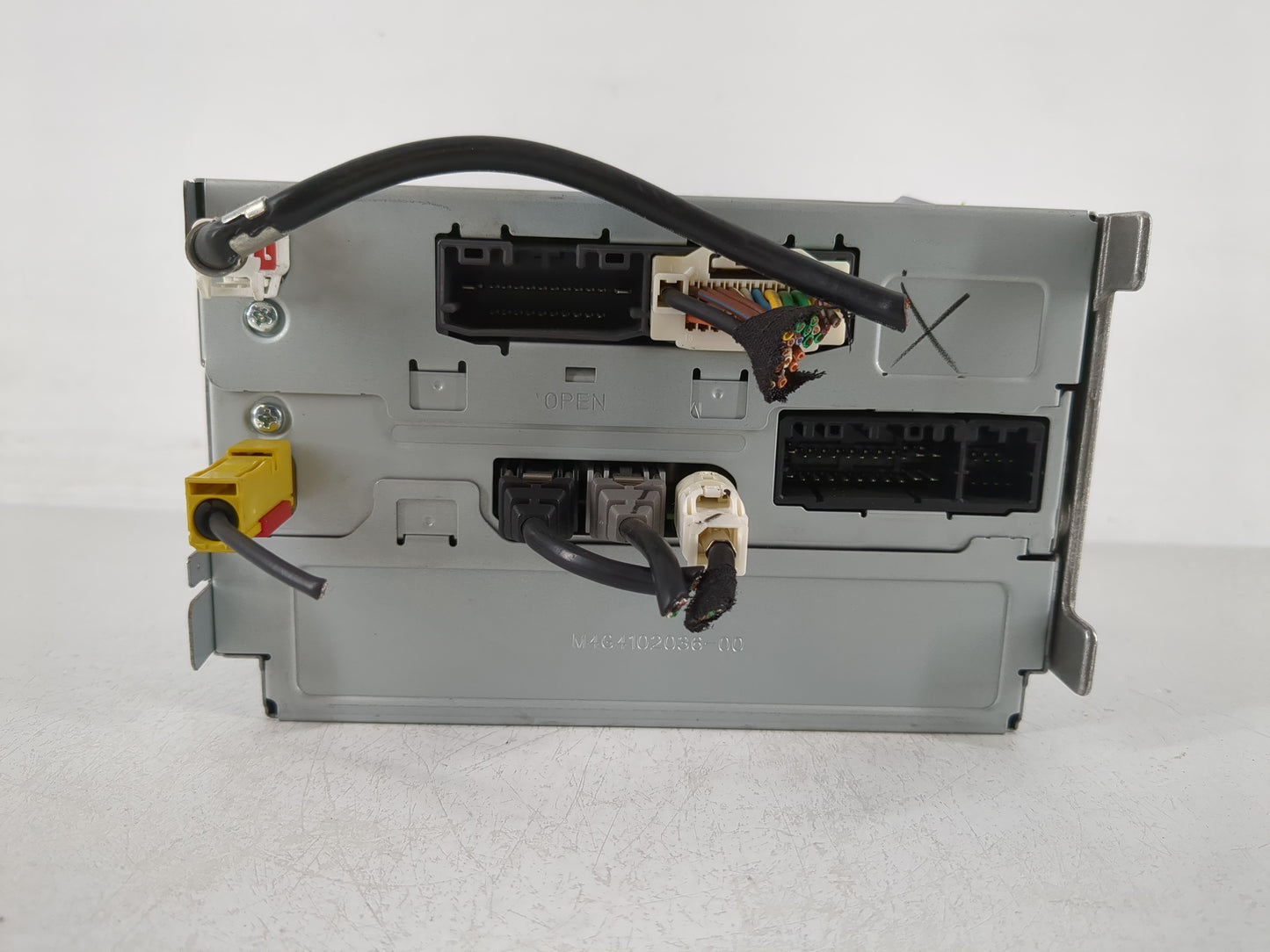 2011 Chrysler 300 Radio AM FM Cd Player Receiver Replacement Fits OEM Used Auto Parts - Oemusedautoparts1.com