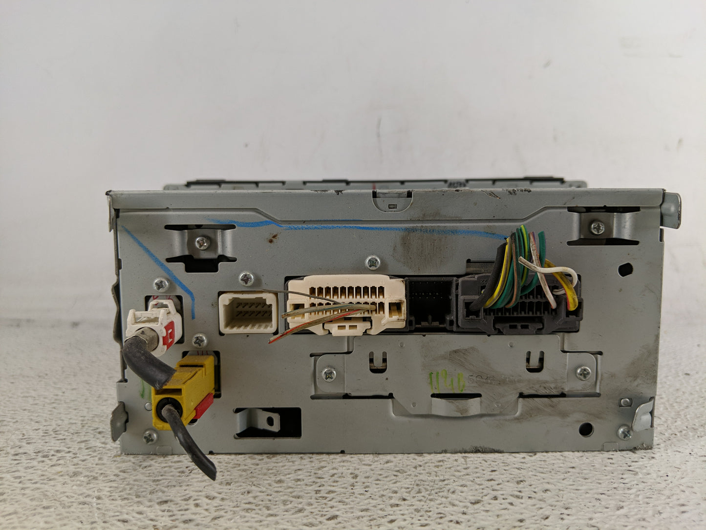 2009-2011 Chrysler Town & Country Radio AM FM Cd Player Receiver Replacement Fits Fits 2008 2009 2010 2011 OEM Used Auto Par