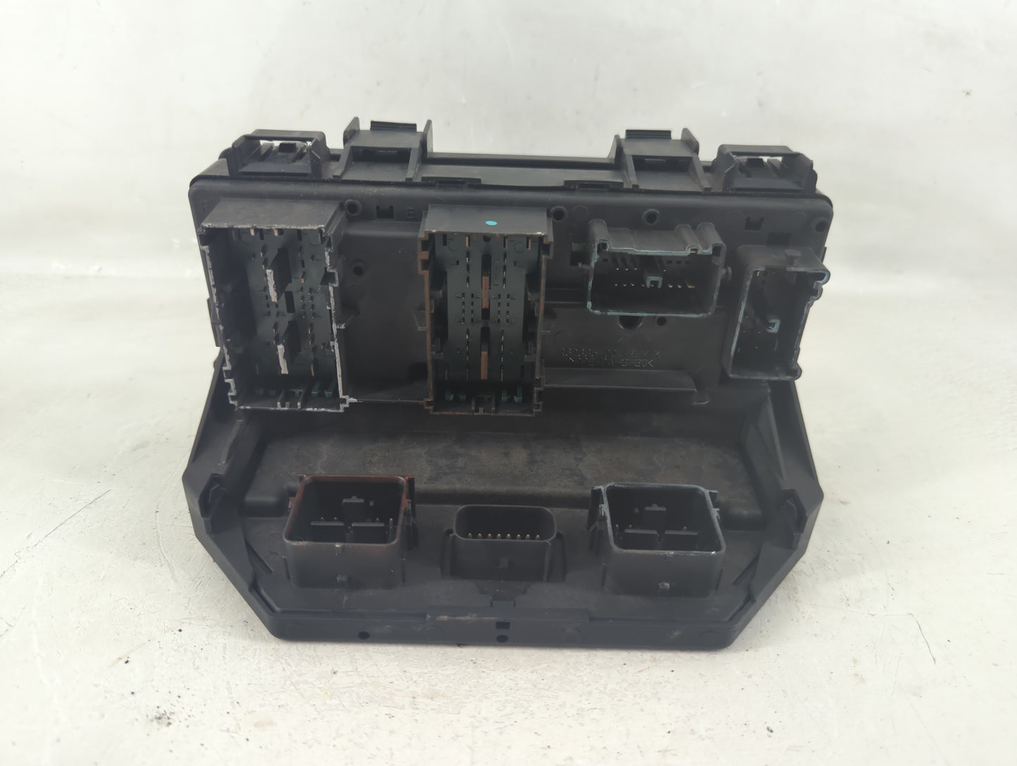 2011-2011 Chrysler Town & Country Fusebox Fuse Box Relay Module Tipm - Oemusedautoparts1.com