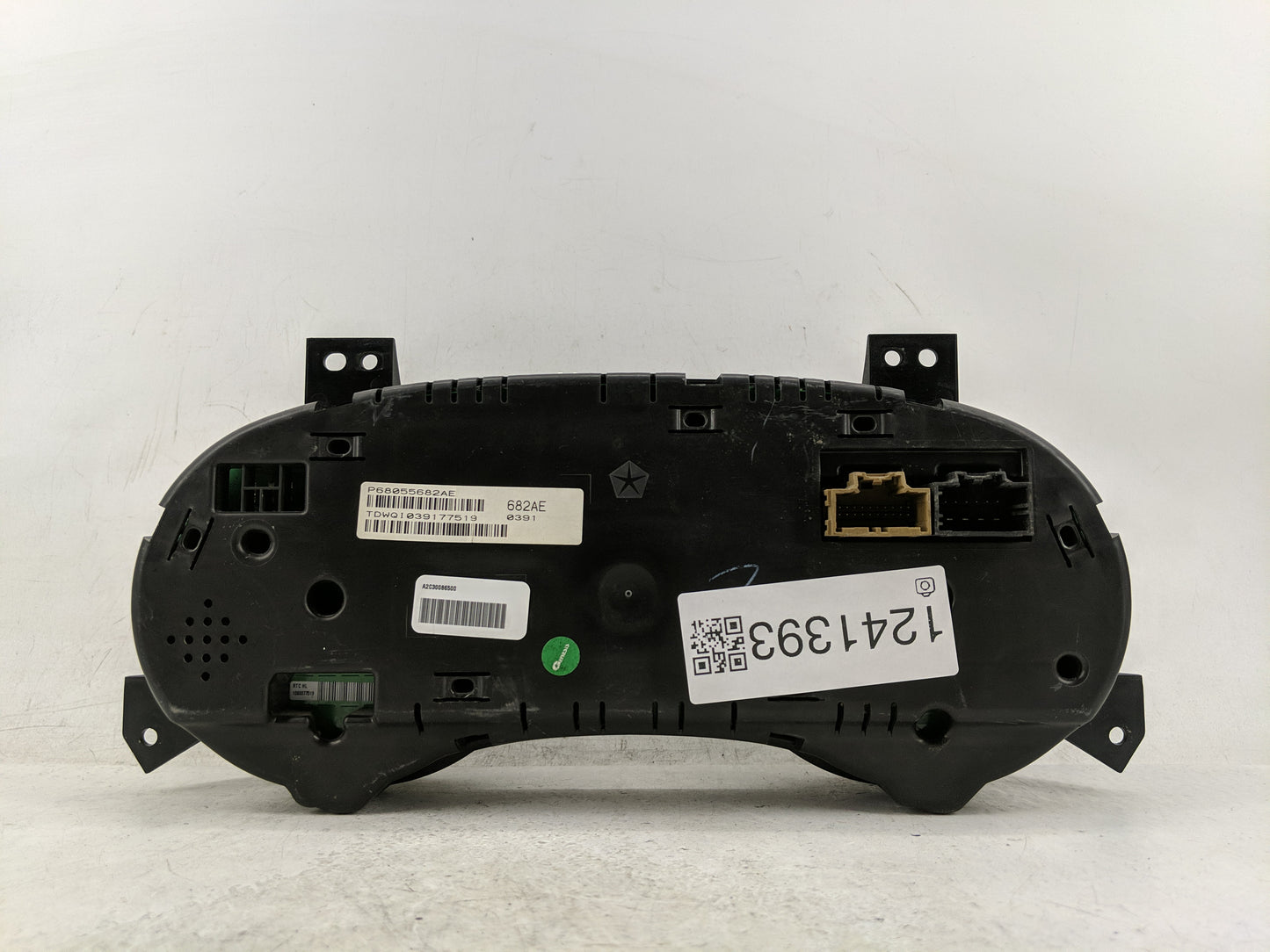 2011 Chrysler Town & Country Instrument Cluster Speedometer Gauges P/N:P68055682AE Fits OEM Used Auto Parts - Oemusedautopar