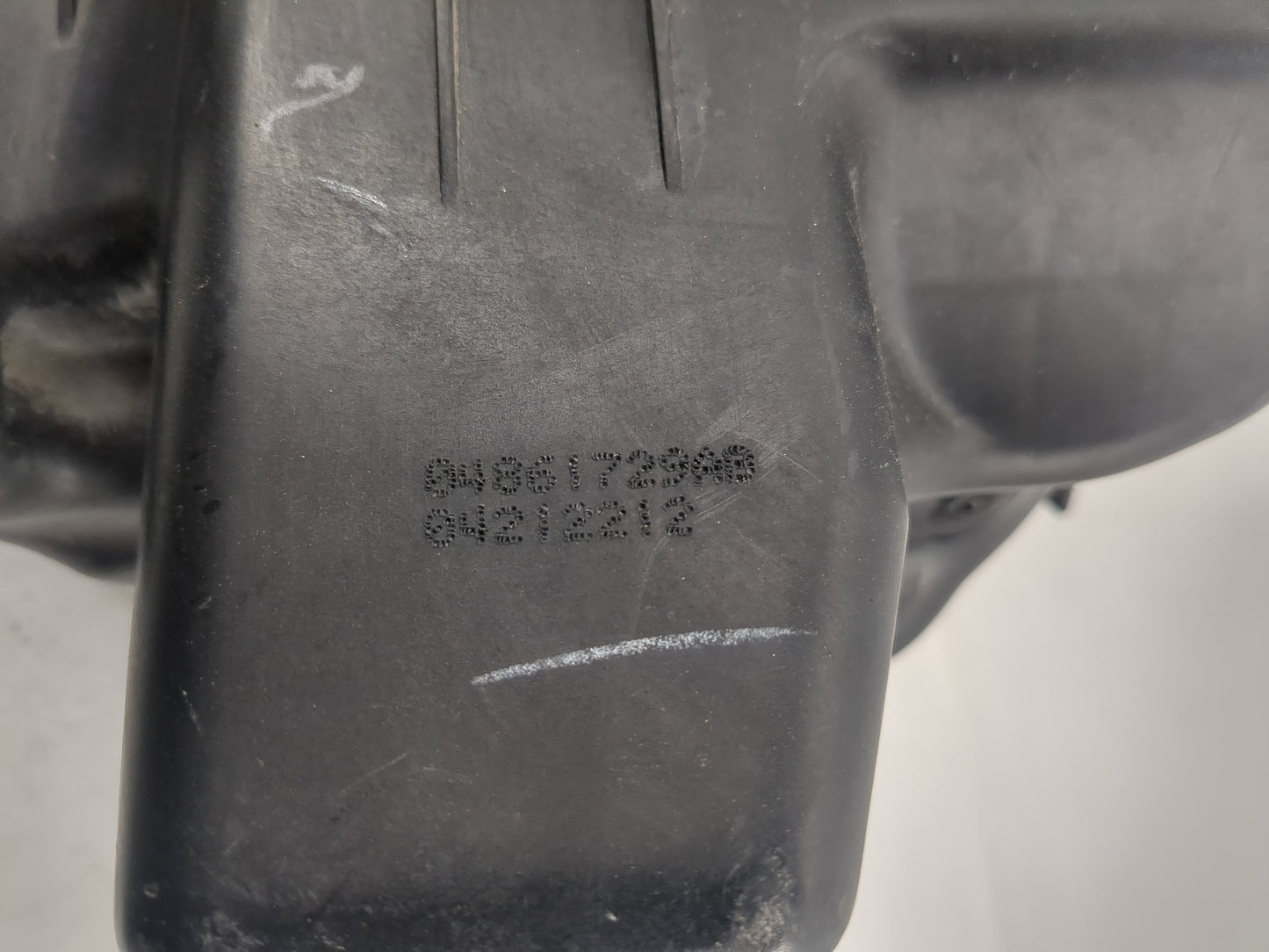 2011-2016 Chrysler Town & Country Air Cleaner Intake-duct Hose Tube - Oemusedautoparts1.com