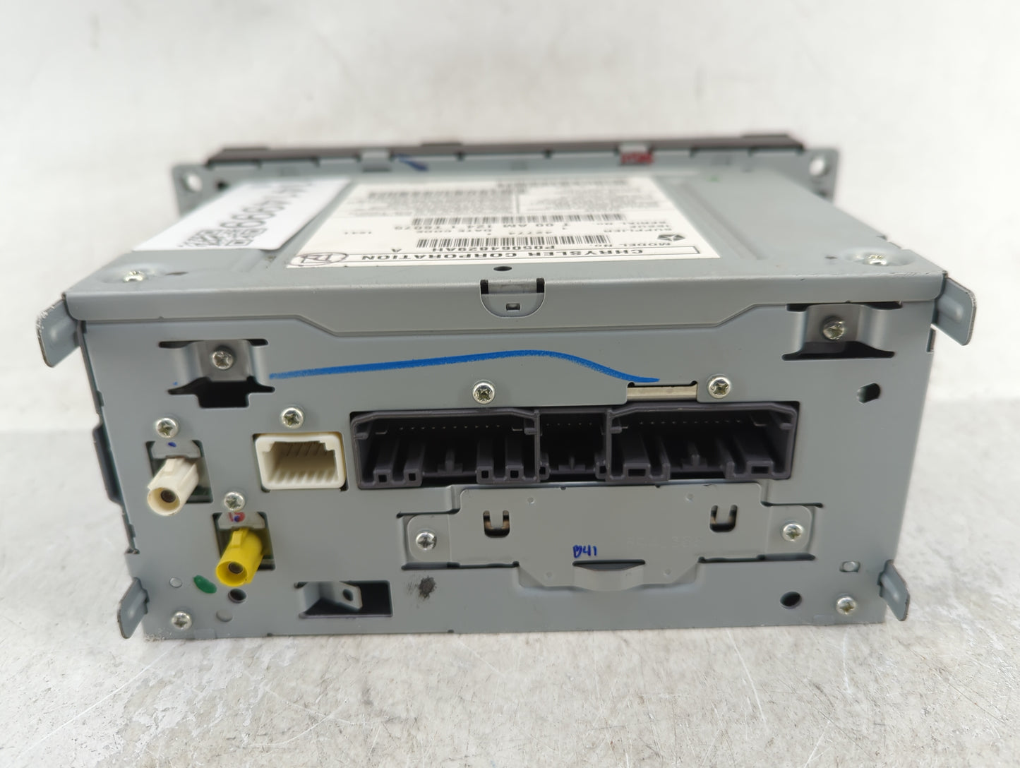 2011 Chrysler Town & Country Radio AM FM Cd Player Receiver Replacement P/N:05064829AH Fits OEM Used Auto Parts - Oemusedaut