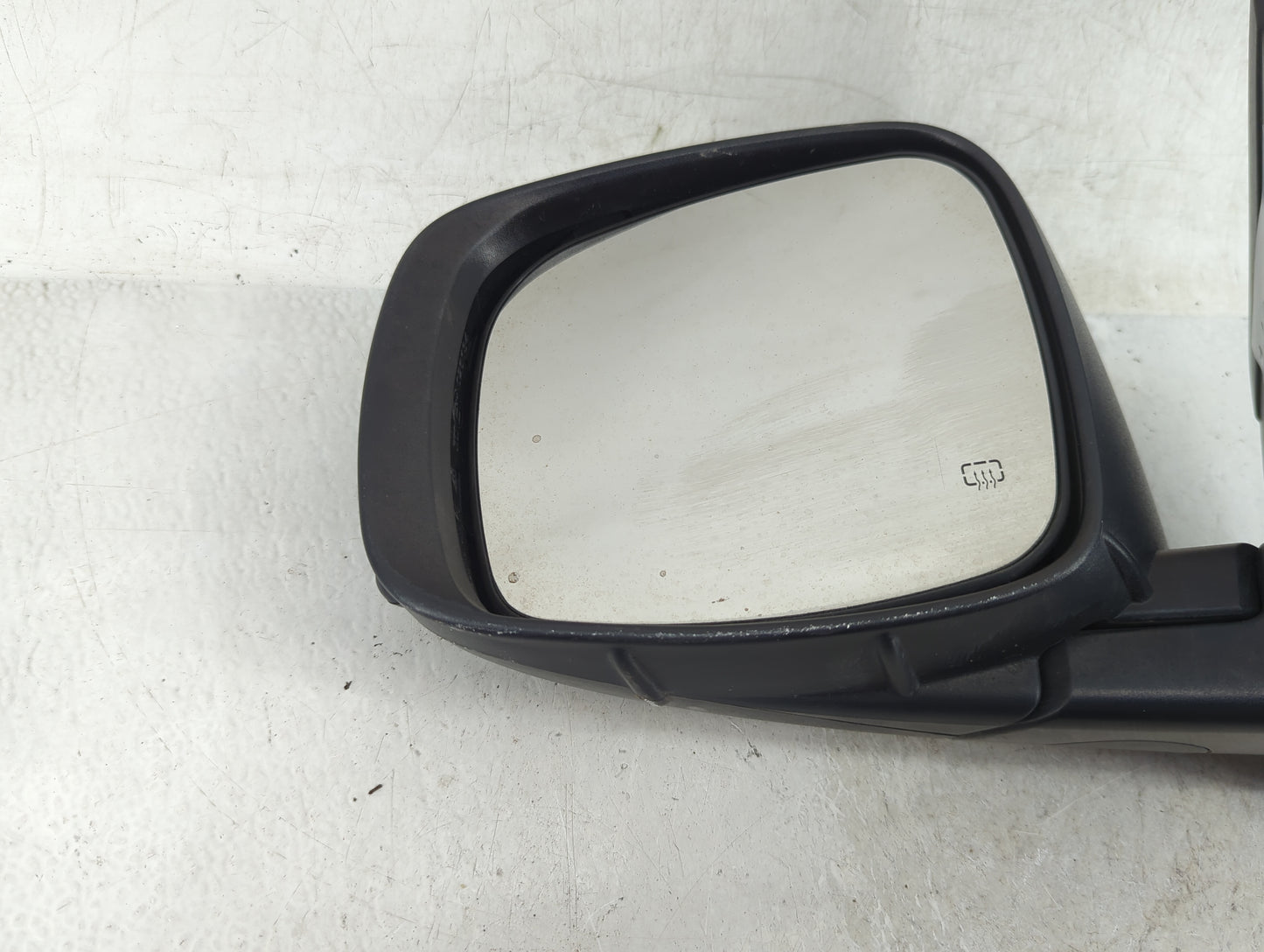 2011-2016 Chrysler Town & Country Driver Side View Mirror - Left Door Mirror OEM Used - Oemusedautoparts1.com