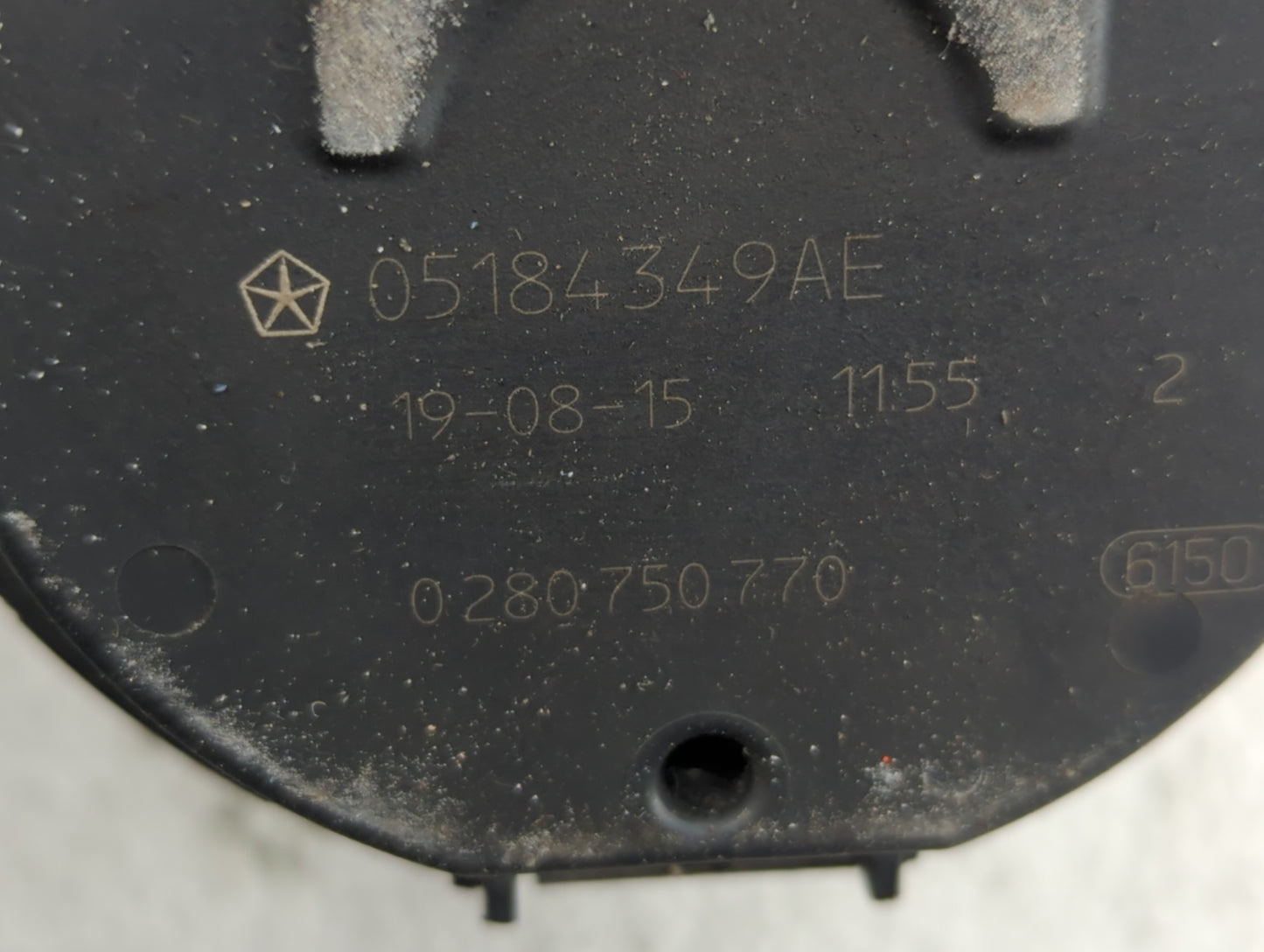 2011-2016 Chrysler Town & Country Throttle Body P/N:05184349AE 05184349AC Fits OEM Used Auto Parts - Oemusedautoparts1.com