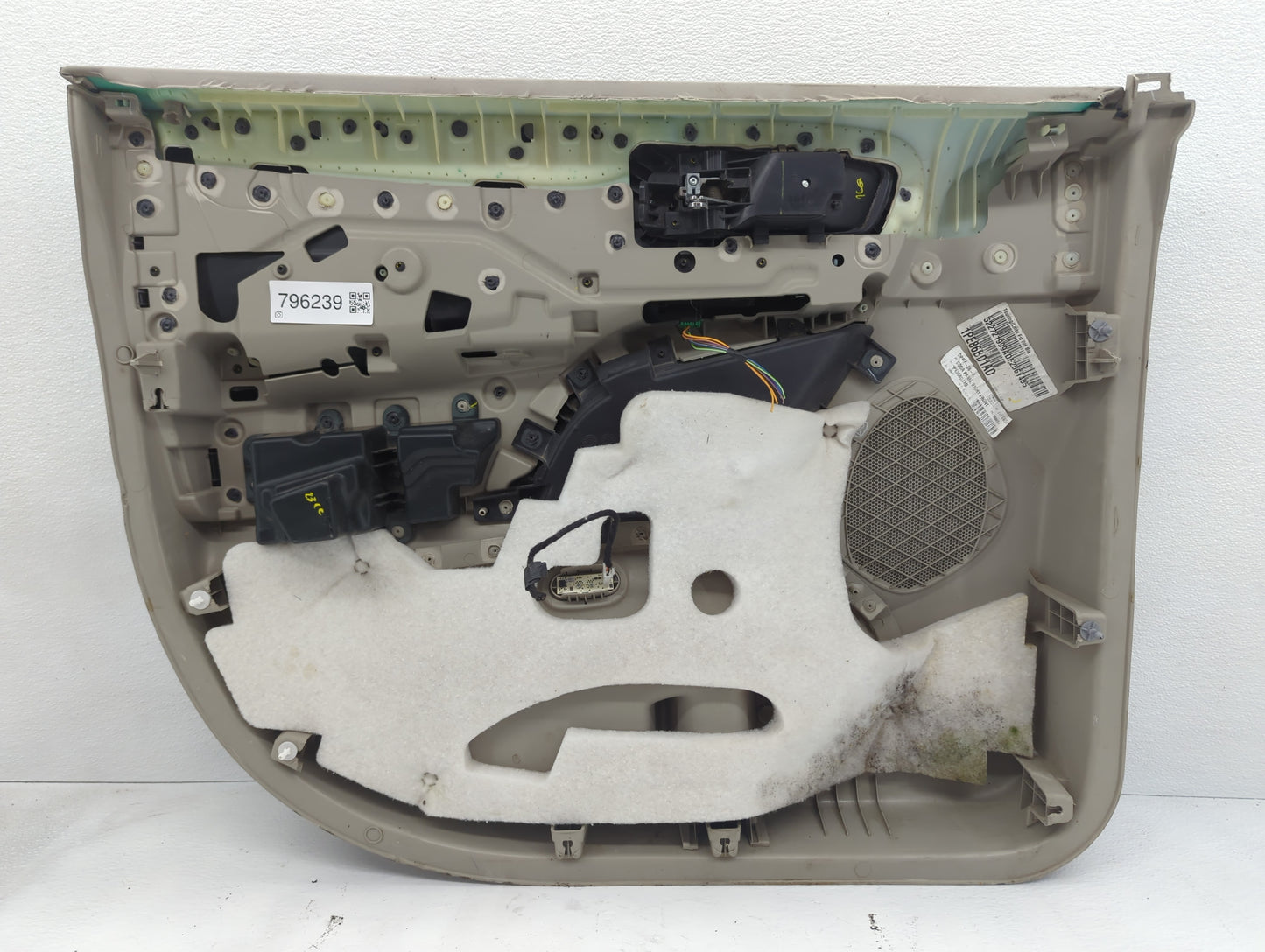 2011 Chrysler Town & Country Front Right Passenger Interior Door Panel Trim - Oemusedautoparts1.com