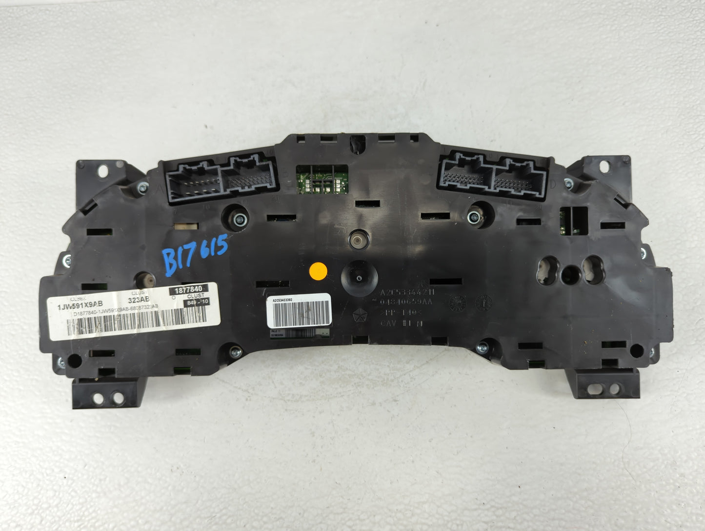2011-2012 Dodge Caliber Instrument Cluster Speedometer Gauges P/N:P68087323AB Fits Fits 2011 2012 OEM Used Auto Parts - Oemu