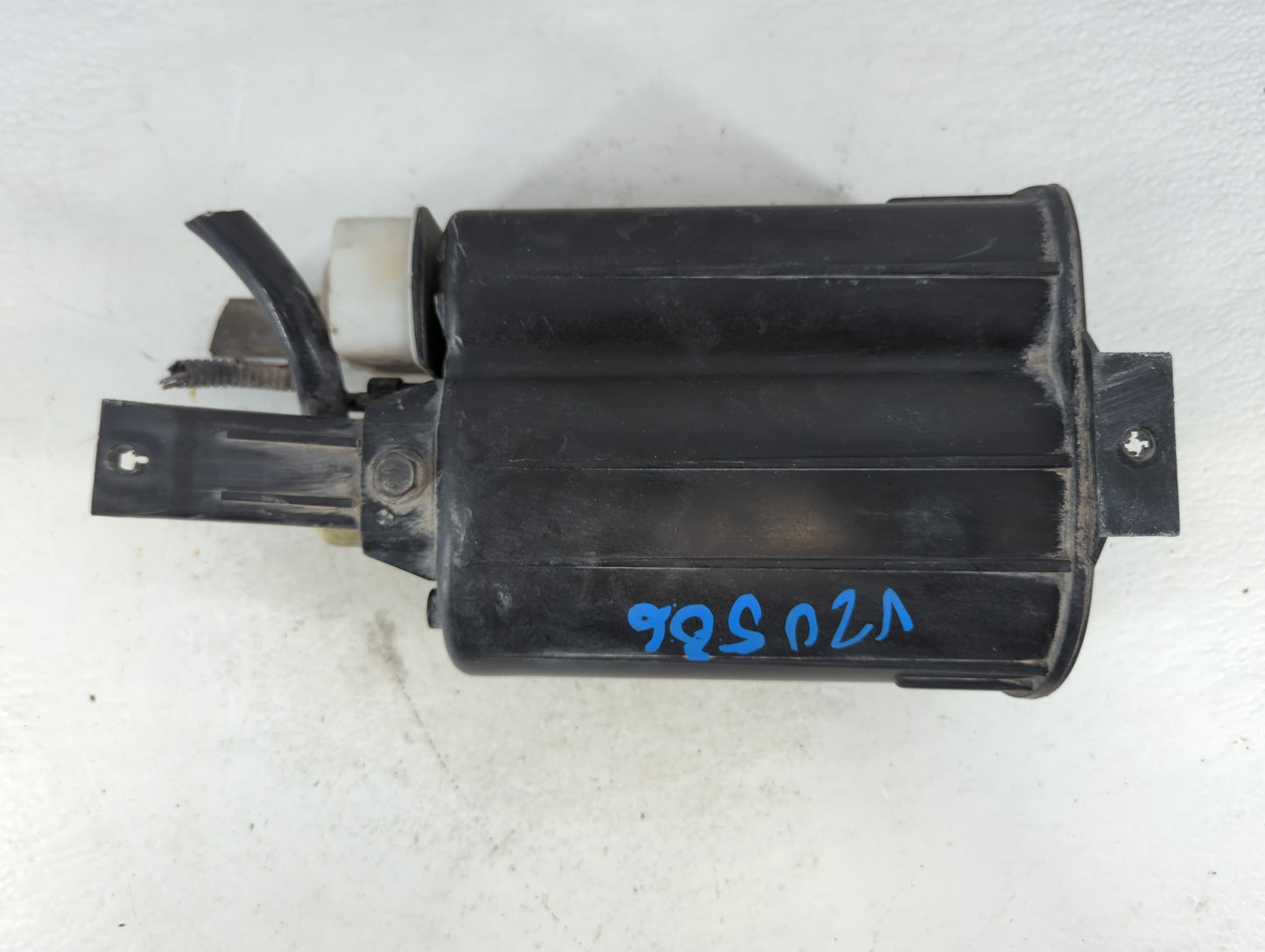 2011 Dodge Caliber Fuel Vapor Charcoal Canister 915822 - Oemusedautoparts1.com