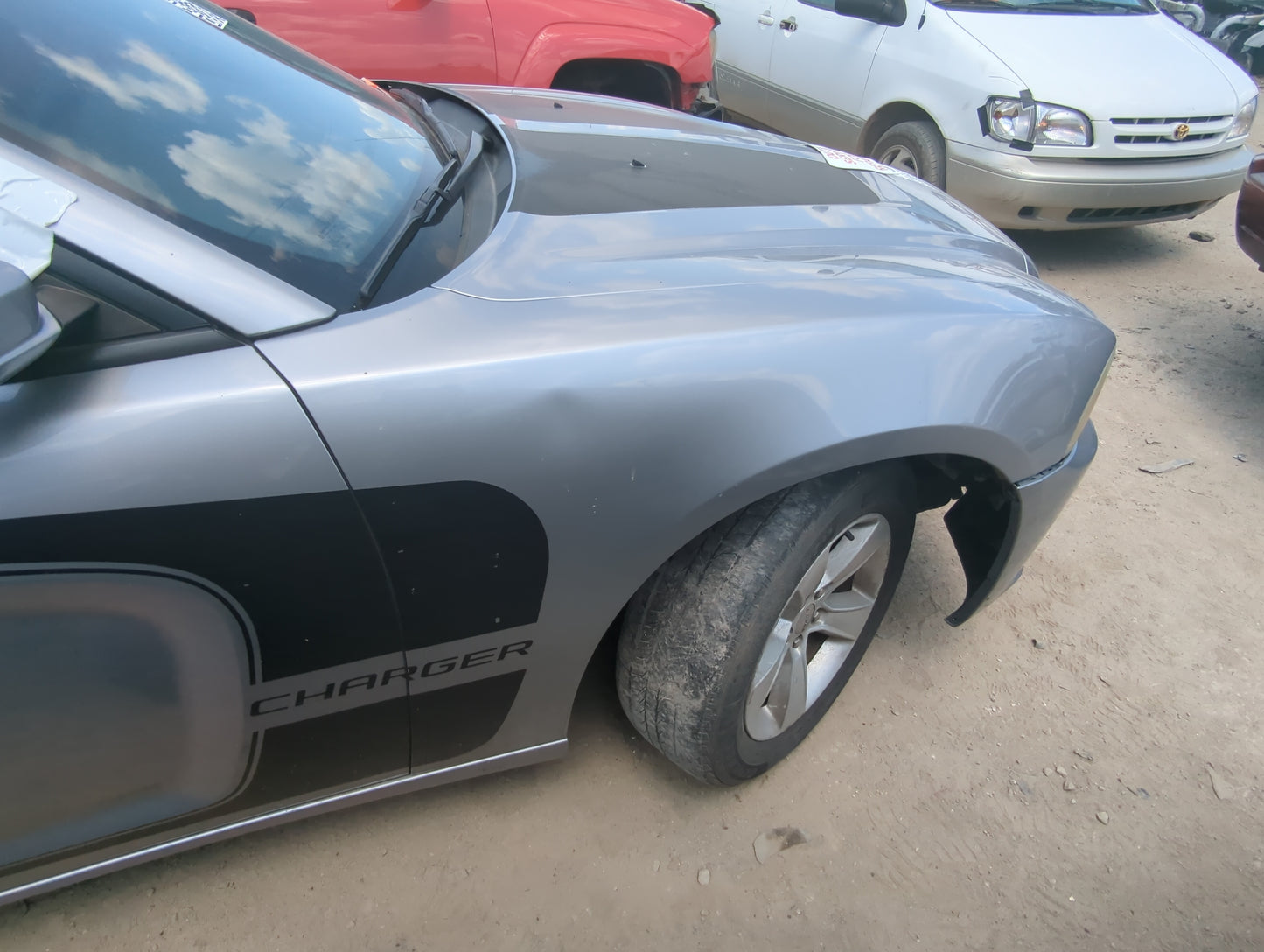 2011-2014 Dodge Charger Passenger Fender - Oemusedautoparts1.com