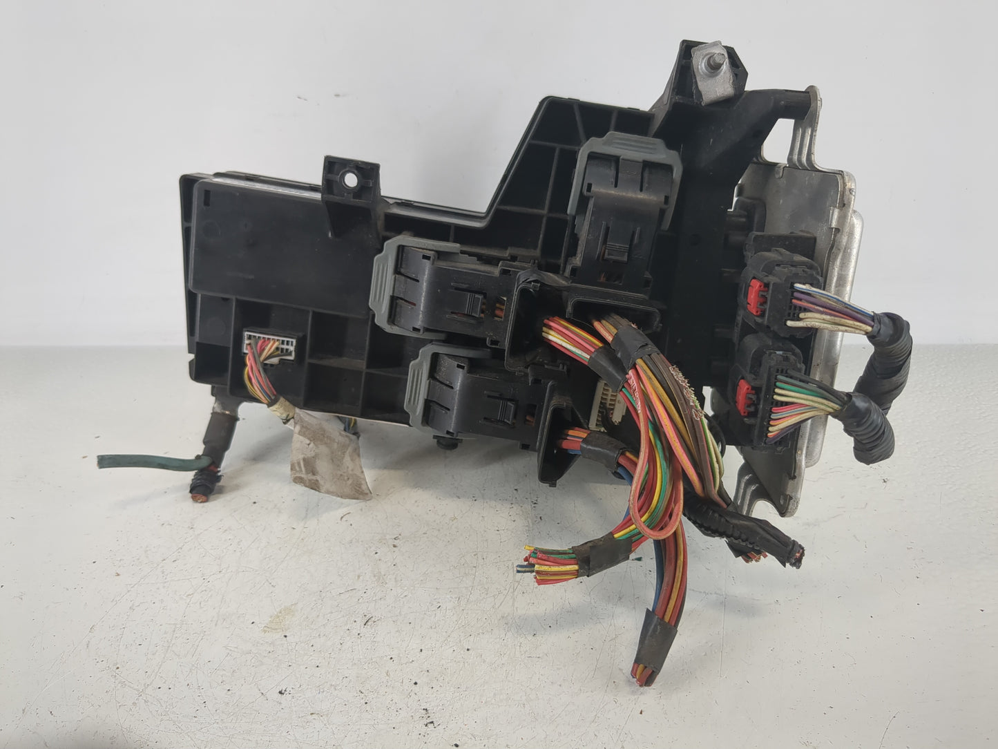 2008-2011 Dodge Dakota Fusebox Fuse Box Panel Relay Module P/N:04692233AA Fits Fits 2008 2009 2010 2011 OEM Used Auto Parts