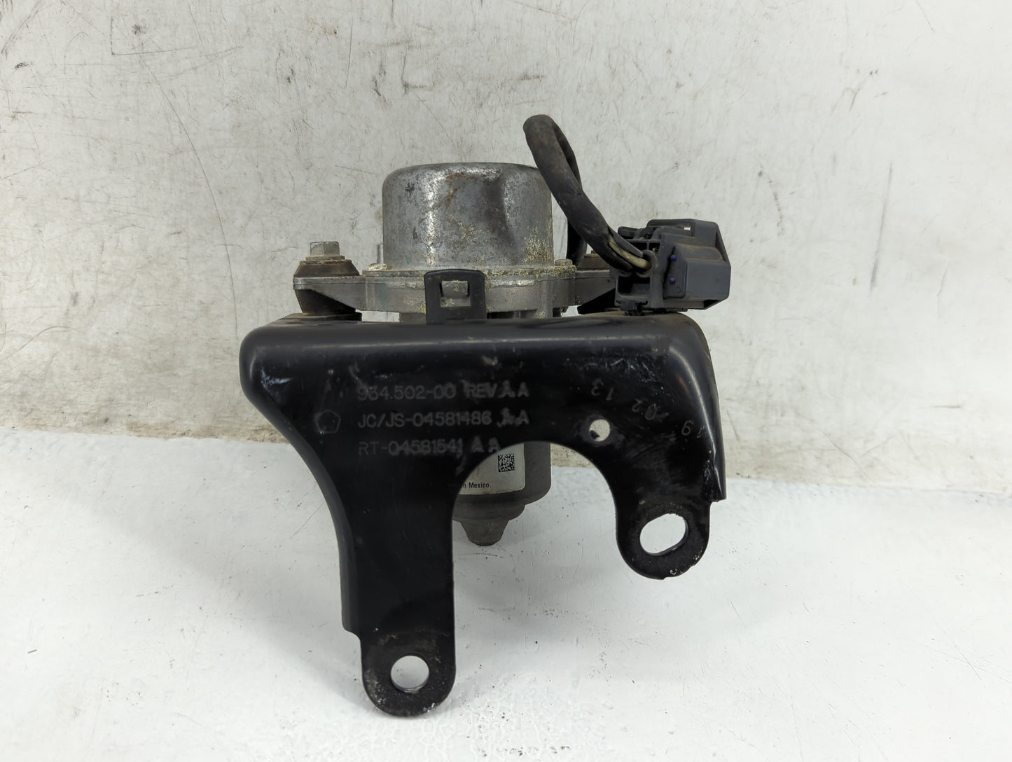 2011-2020 Dodge Grand Caravan Central Vaccum Lock Pump 04581541aa - Oemusedautoparts1.com