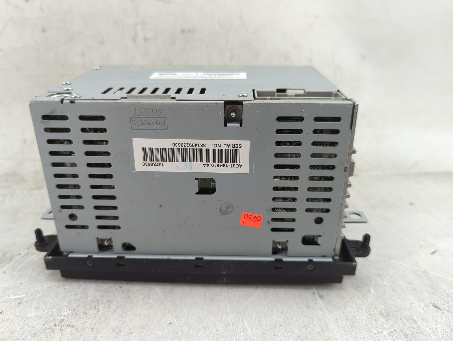 2010-2011 Ford E-350 Super Duty Radio AM FM Cd Player Receiver Replacement Fits Fits 2010 2011 OEM Used Auto Parts - Oemused
