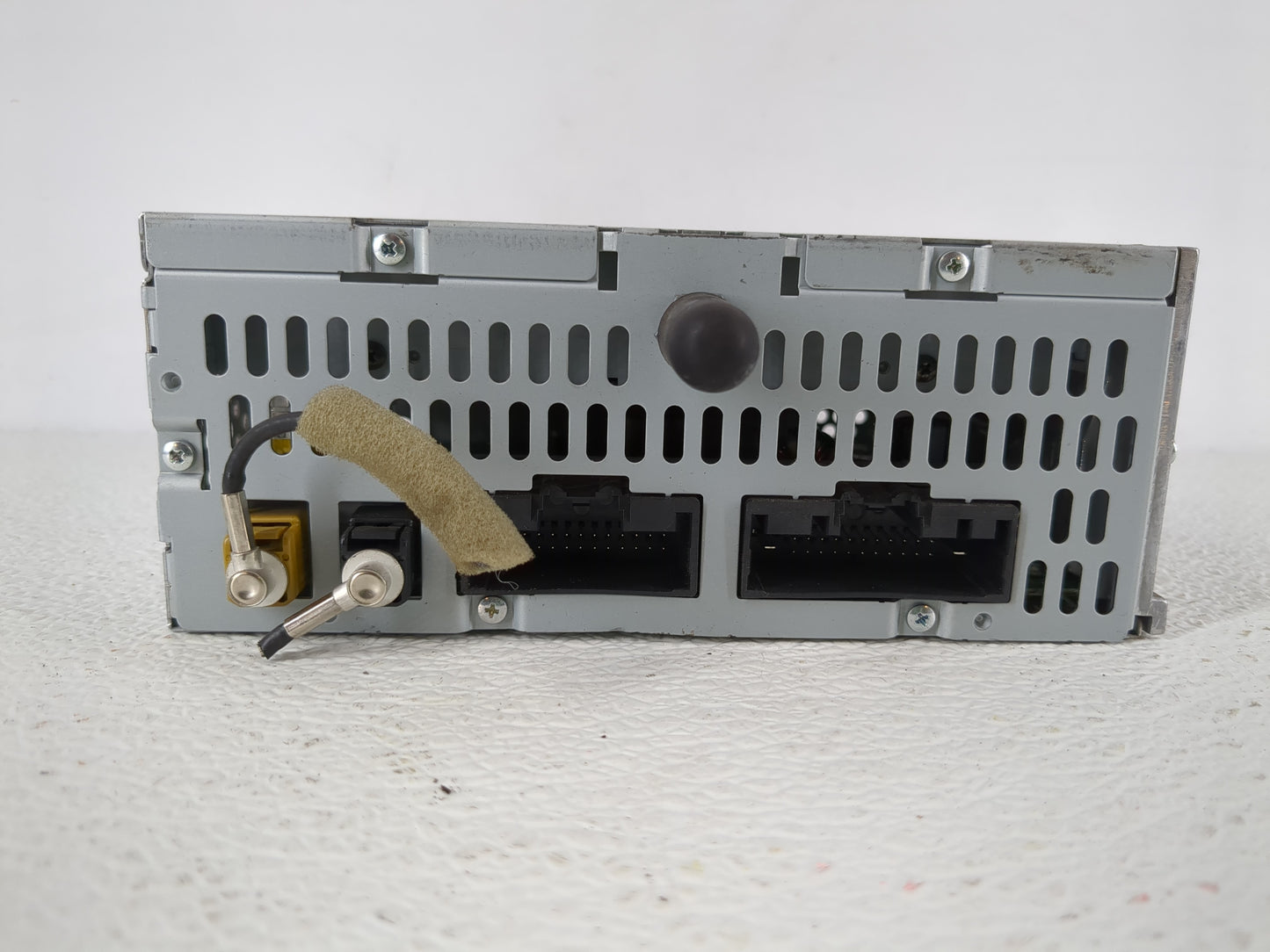 2011 Ford Edge Radio AM FM Cd Player Receiver Replacement Fits OEM Used Auto Parts - Oemusedautoparts1.com