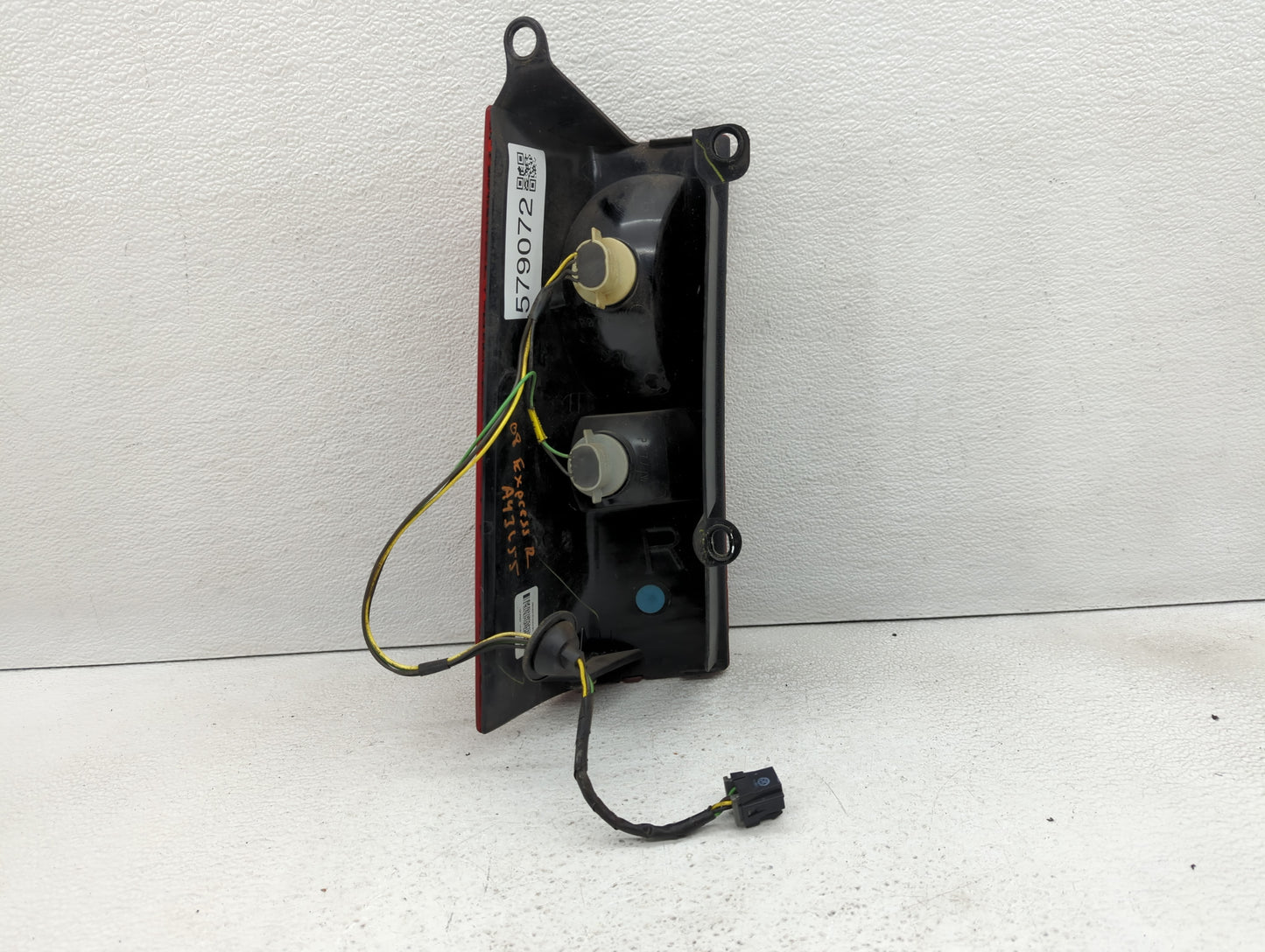 2011-2014 Ford Edge Tail Light Assembly Driver Left OEM P/N:25823027 Fits Fits 2011 2012 2013 2014 OEM Used Auto Parts - Oem