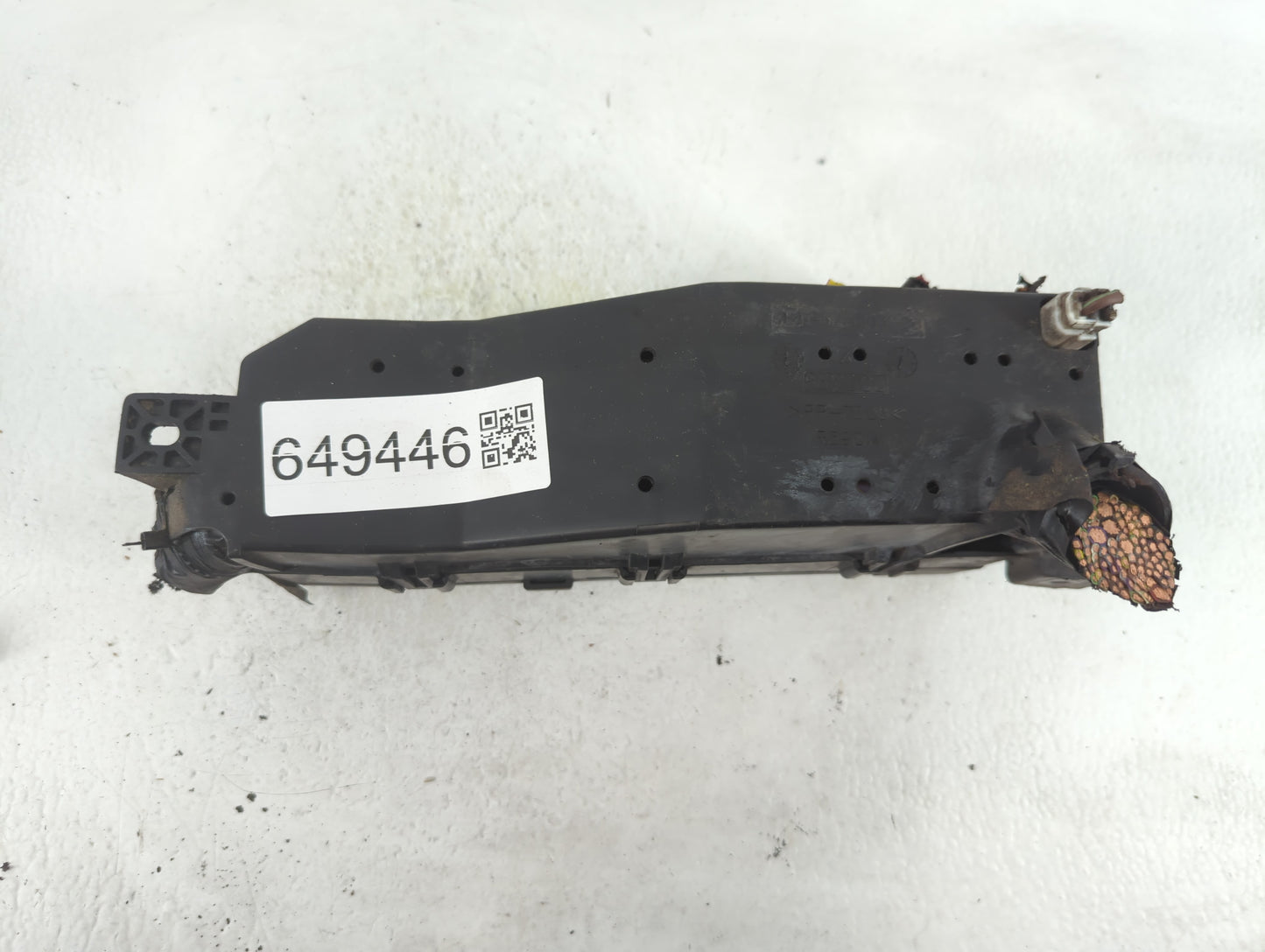 2011-2012 Ford Escape Fusebox Fuse Box Panel Relay Module P/N:9L8T-14A003-BB Fits Fits 2011 2012 OEM Used Auto Parts - Oemus