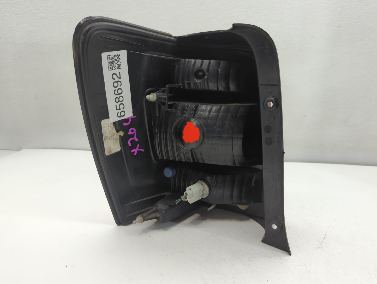 2008-2012 Ford Escape Tail Light Assembly Passenger Right OEM P/N:8L84-13B504-A Fits Fits 2008 2009 2010 2011 2012 OEM Used