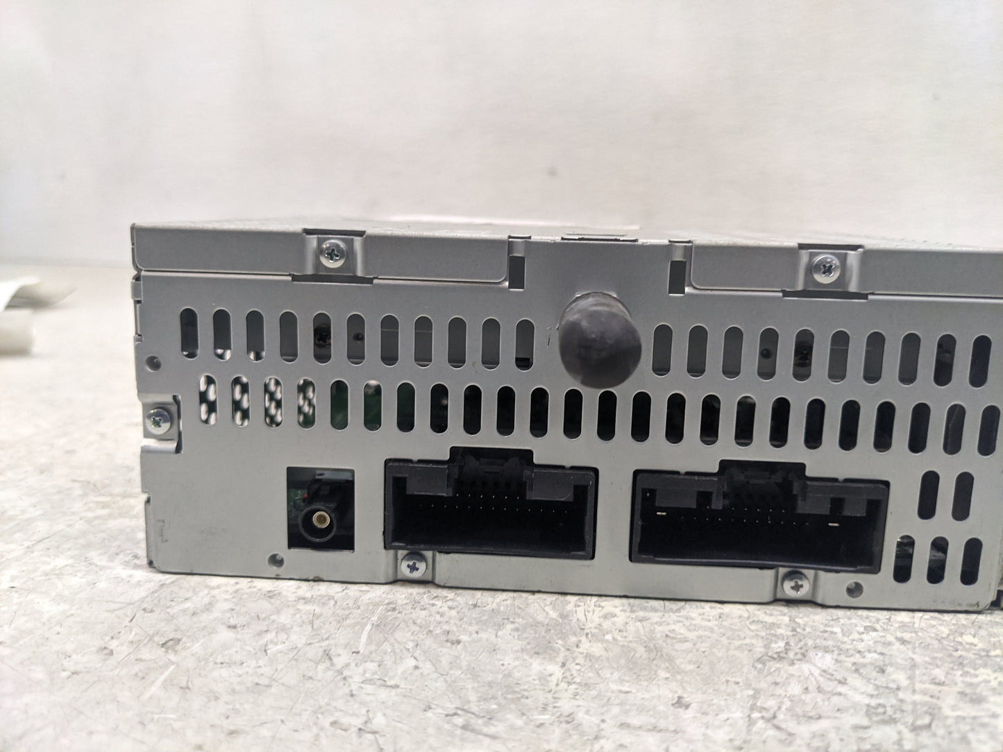 2011 Ford Explorer Radio AM FM Cd Player Receiver Replacement P/N:BB5T-19C107-AN BB5T-19C107-BS Fits OEM Used Auto Parts - O