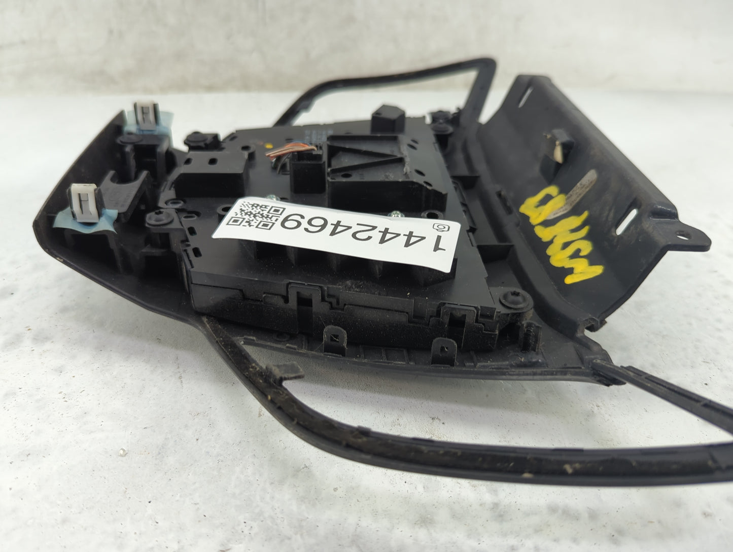 2011-2013 Ford Fiesta Radio AM FM Cd Player Receiver Replacement P/N:AE8T18K811AA Fits Fits 2011 2012 2013 OEM Used Auto Par