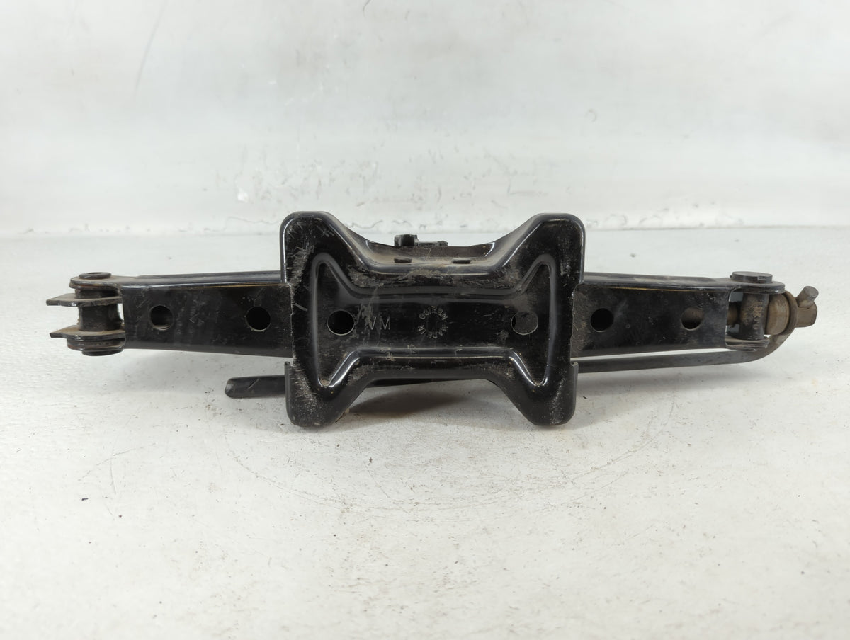 2011 Ford Fiesta Spare Scissor Car Jack - Oemusedautoparts1.com