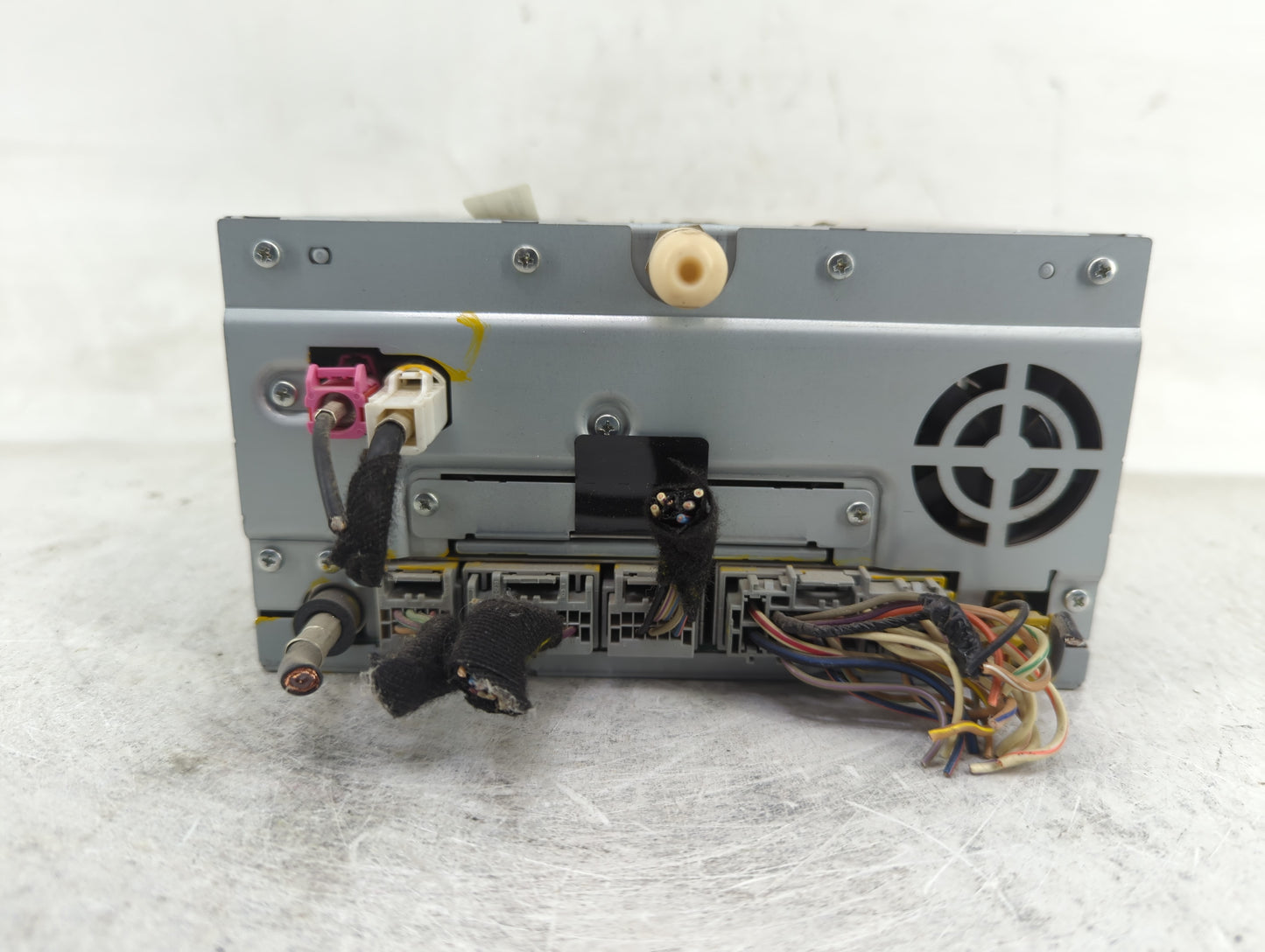2011-2012 Ford Flex Radio AM FM Cd Player Receiver Replacement P/N:BA8T 19C156 BB Fits Fits 2011 2012 OEM Used Auto Parts -